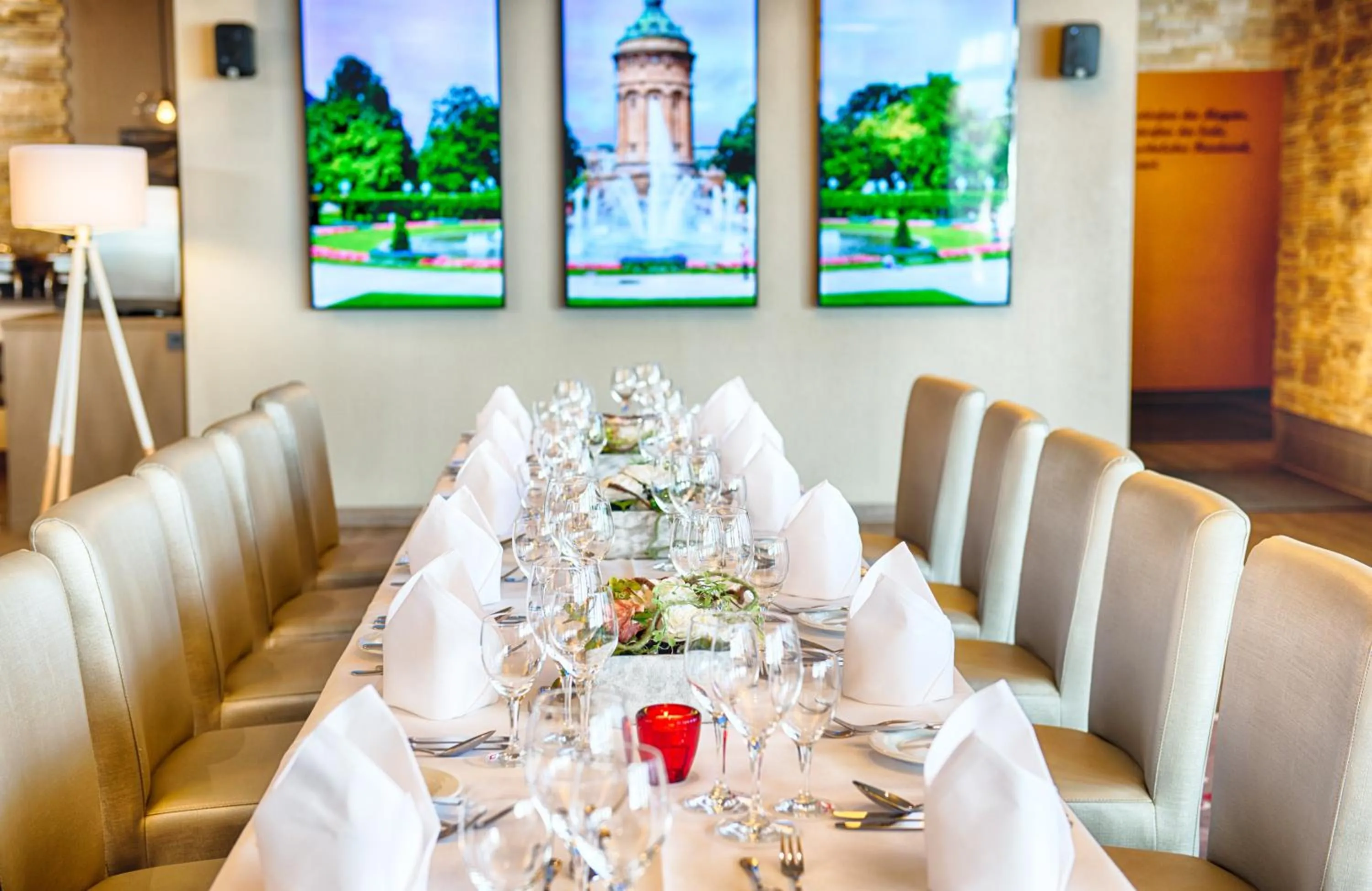 Restaurant/places to eat in Leonardo Hotel Mannheim-Ladenburg