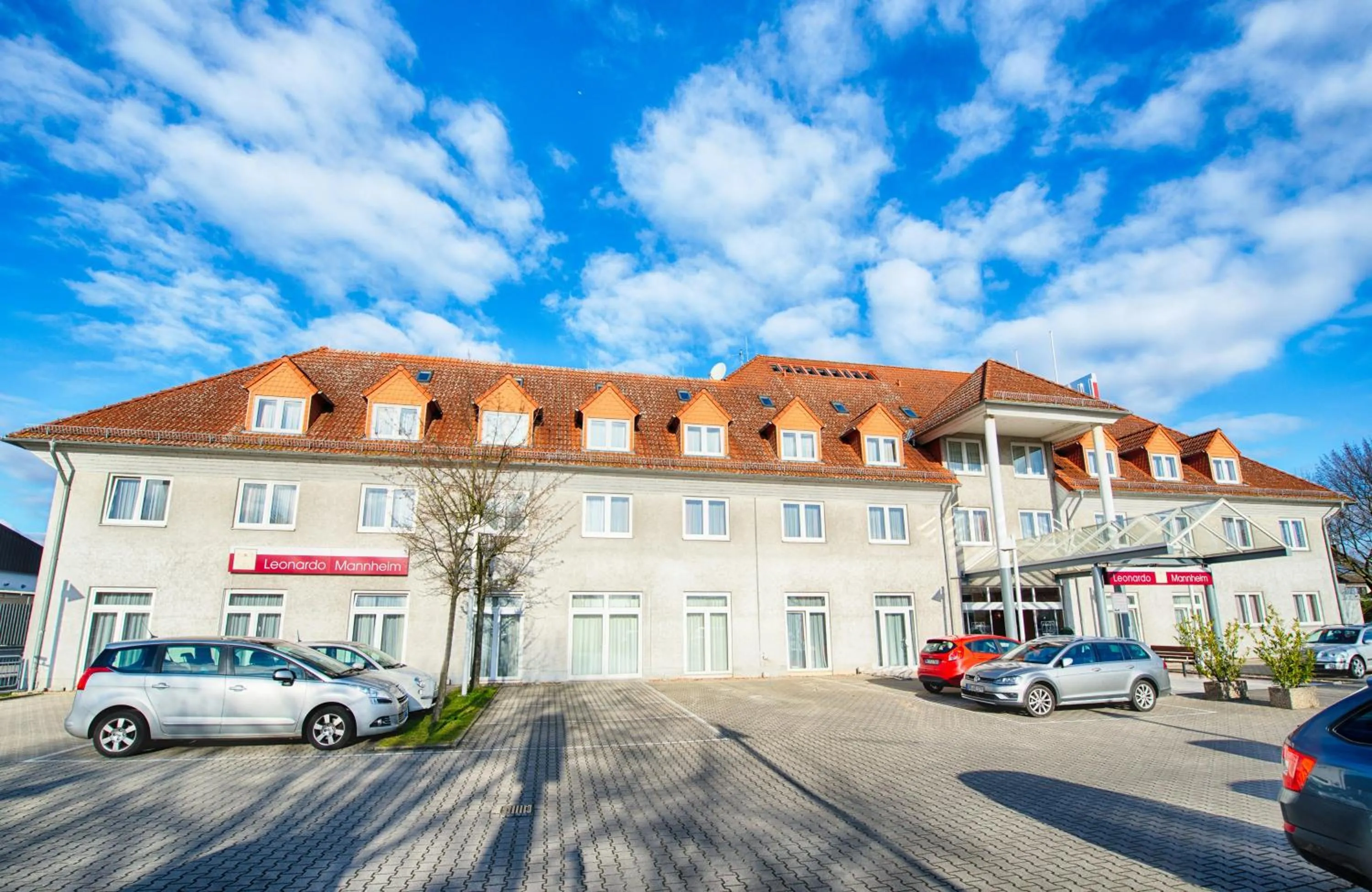 Property building in Leonardo Hotel Mannheim-Ladenburg