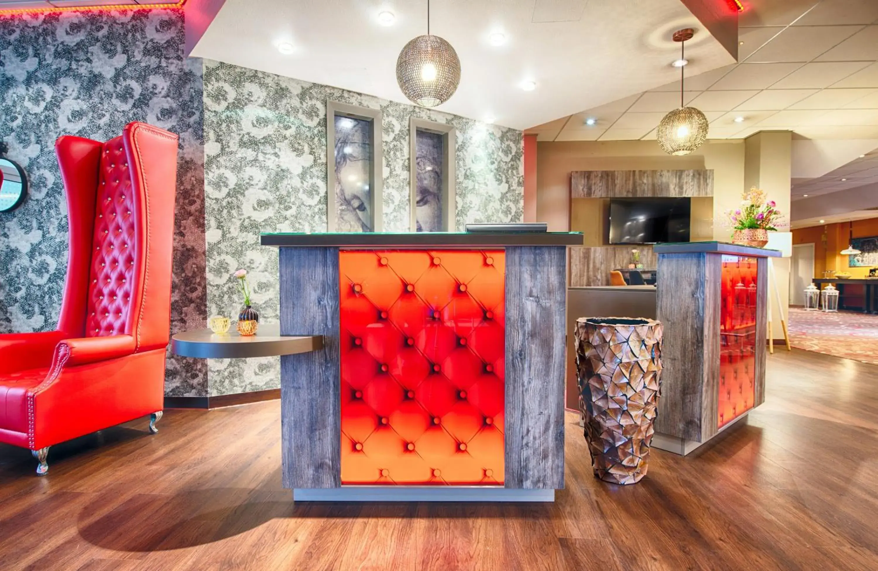 Lobby or reception in Leonardo Hotel Mannheim-Ladenburg Lobby or reception in Leonardo Hotel Mannheim-Ladenburg