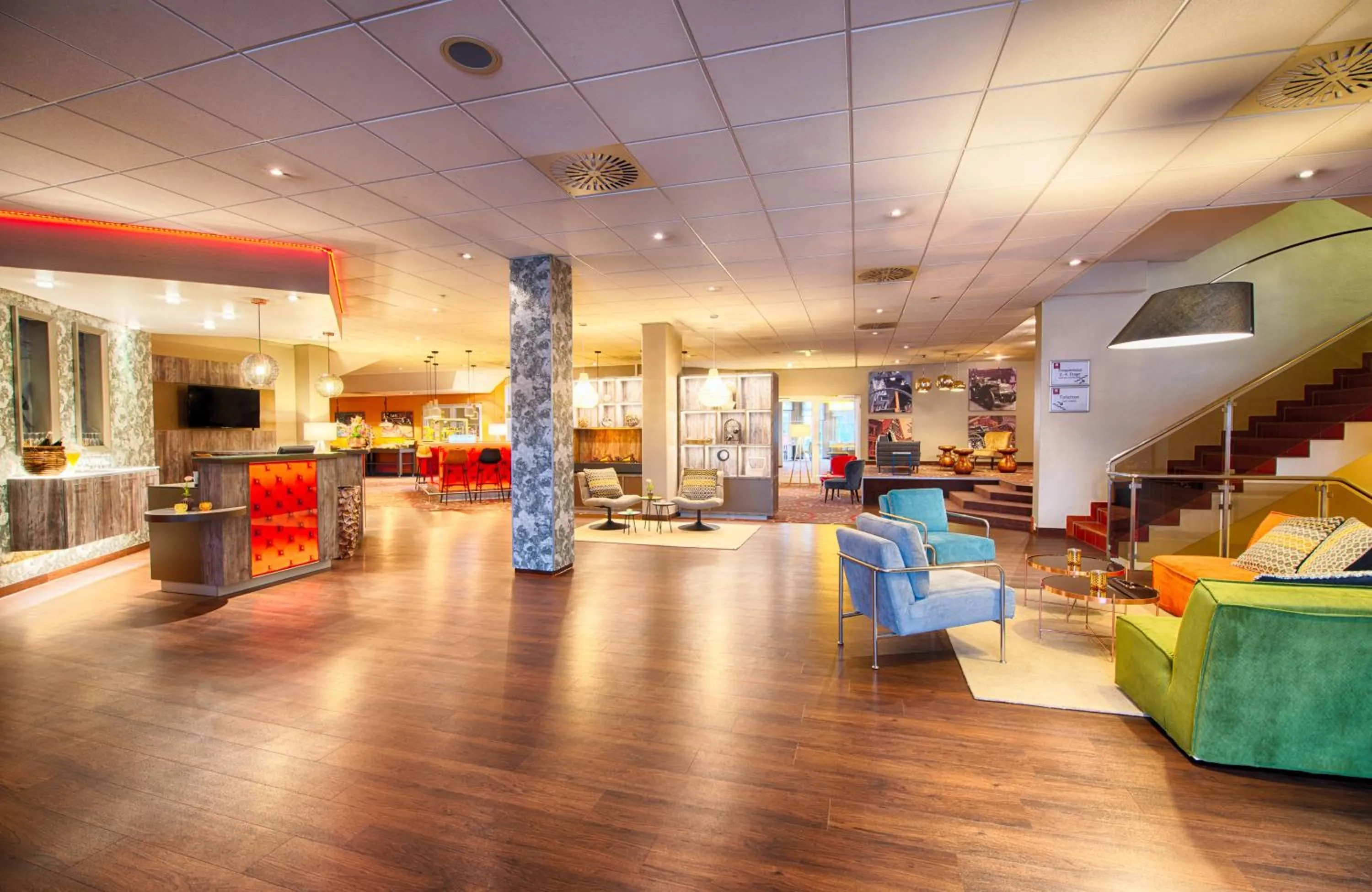 Lobby or reception in Leonardo Hotel Mannheim-Ladenburg