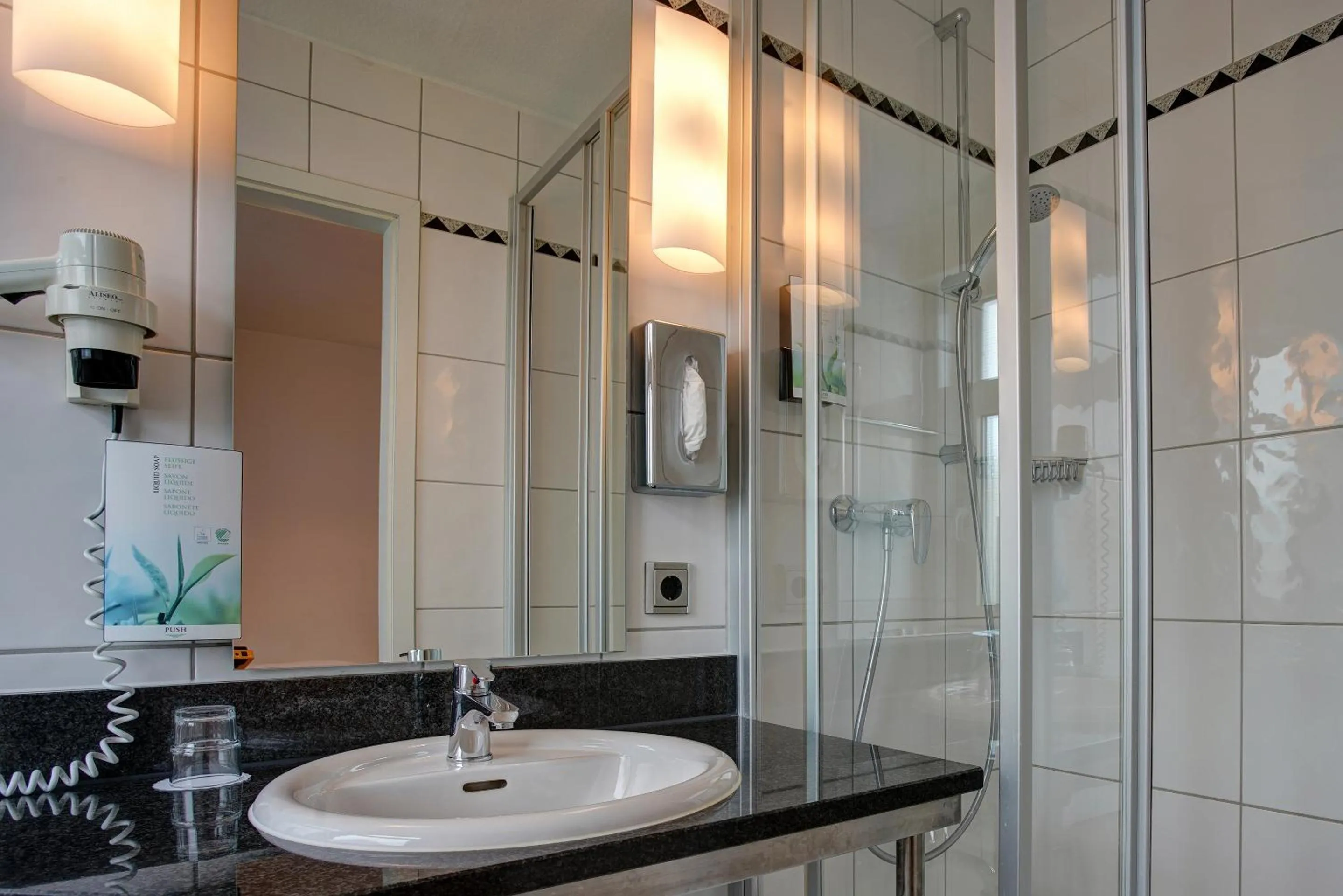 Bathroom in Centro Hotel Nürnberg City, Trademark Collection by Wyndham