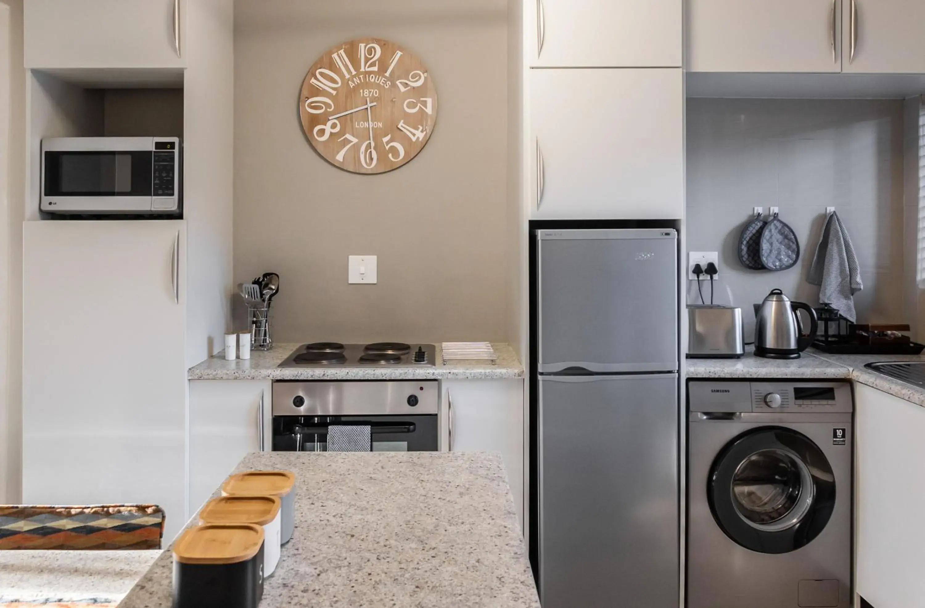 One-Bedroom Apartment in Hillside Accommodation One-Bedroom Apartment in Hillside Accommodation