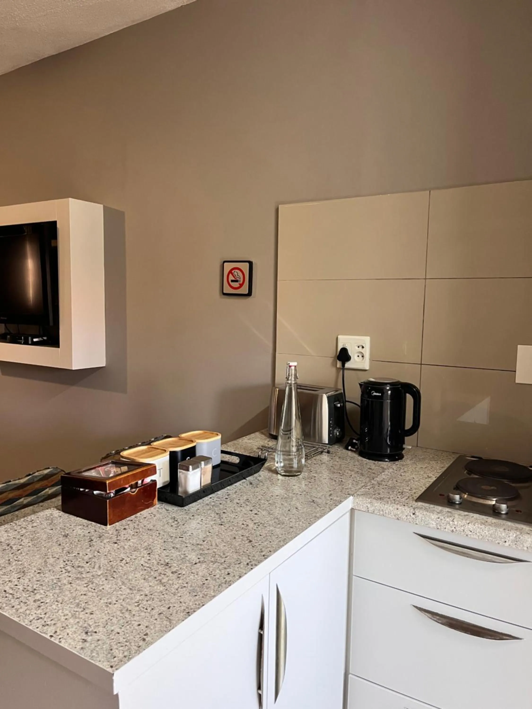 Kitchen or kitchenette in Hillside Executive Accommodation