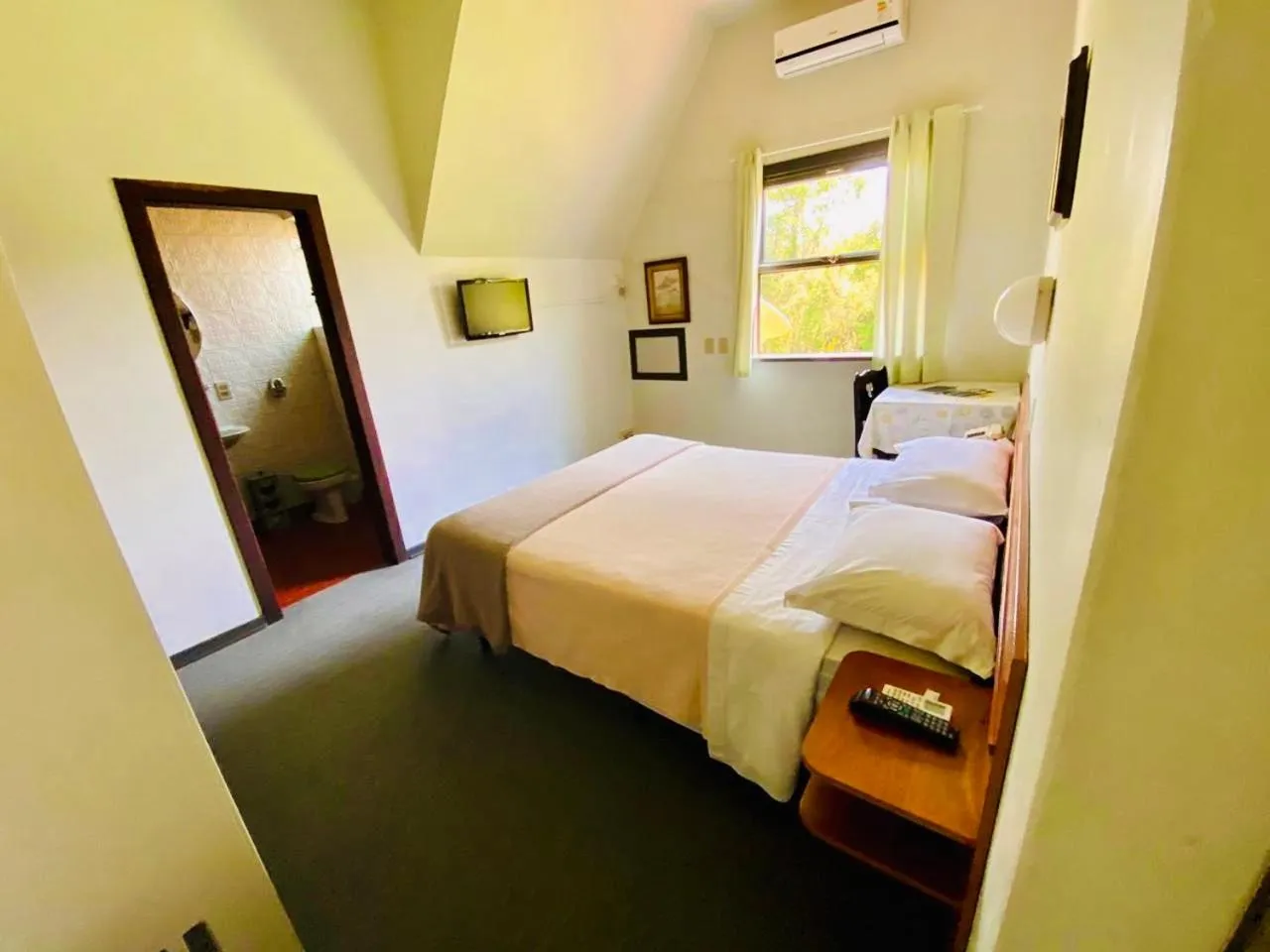 Photo of the whole room in Hotel Pousada Joao de Barro