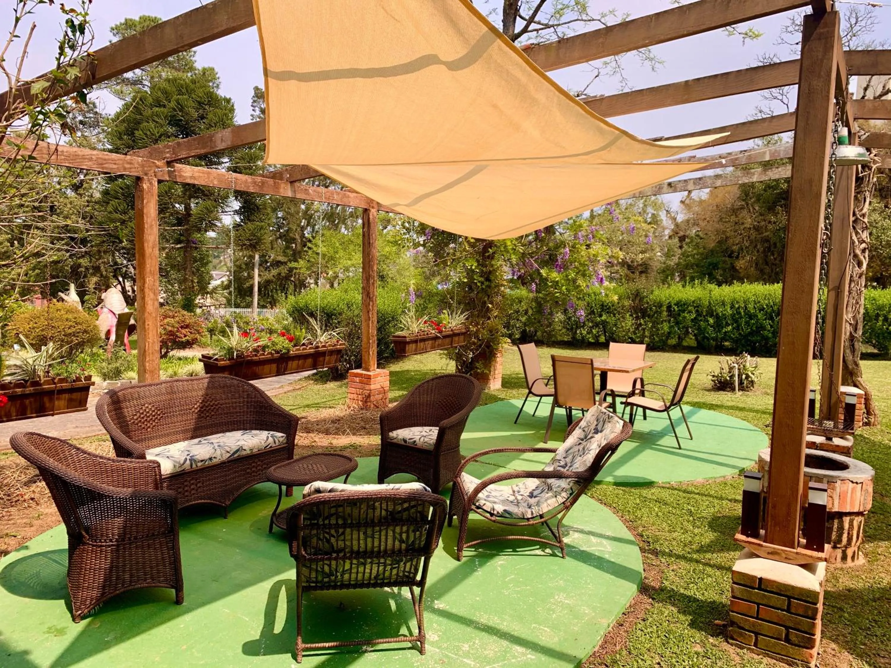 Patio in Hotel Pousada Joao de Barro