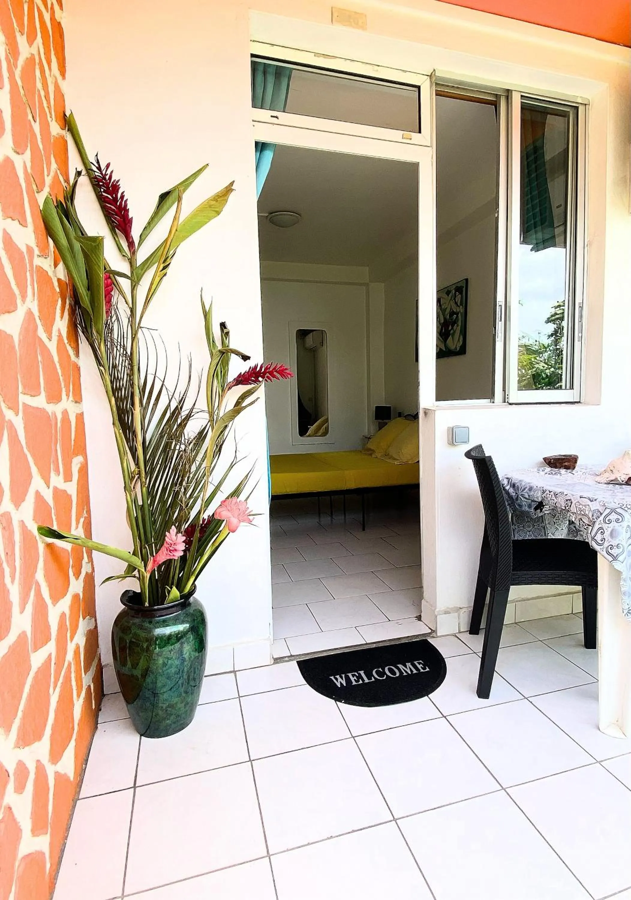 Balcony/Terrace in Auberge K-WAN Hostel - Proche Plages
