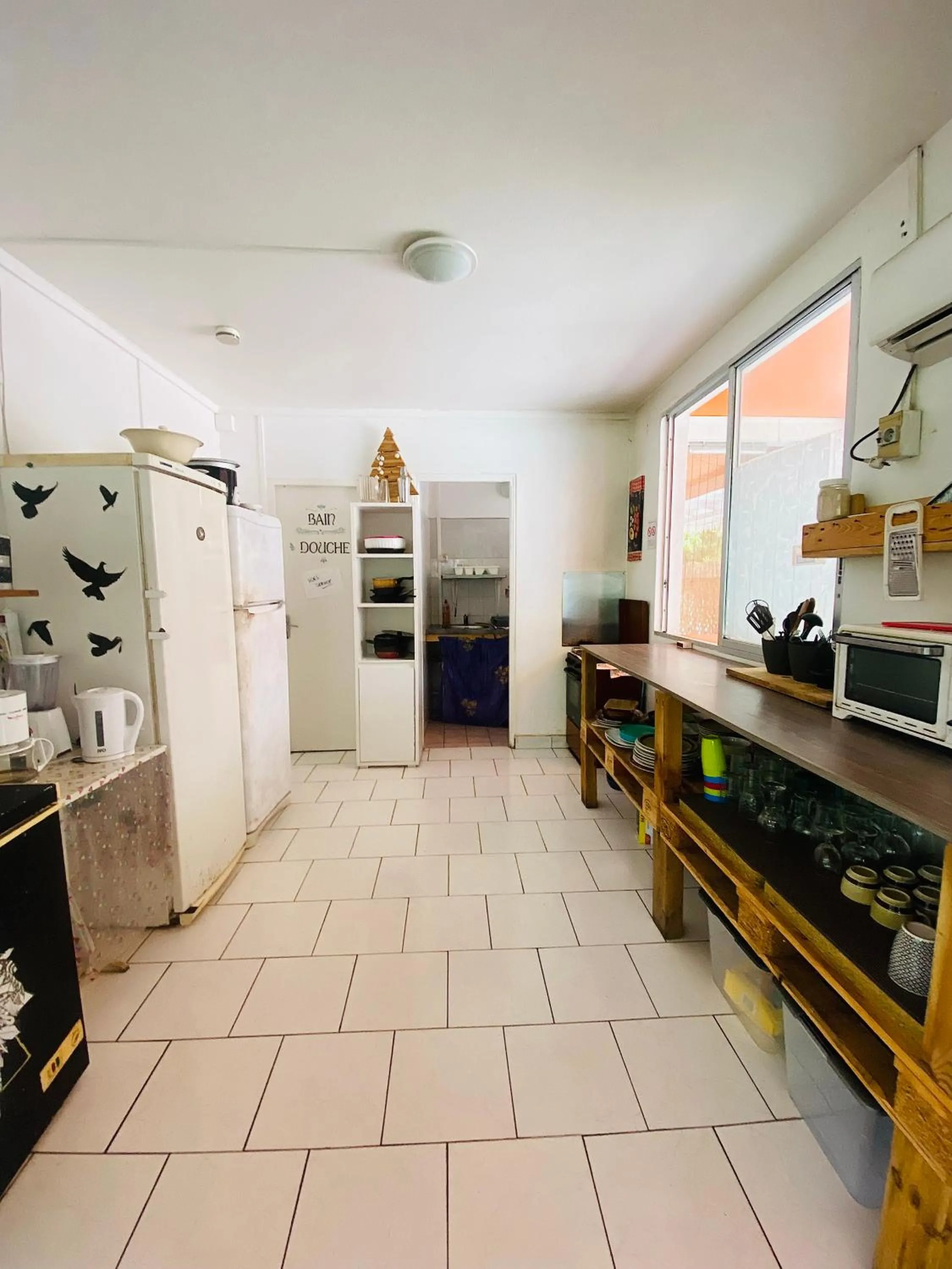 Coffee/tea facilities in Auberge K-WAN Hostel - Proche Plages