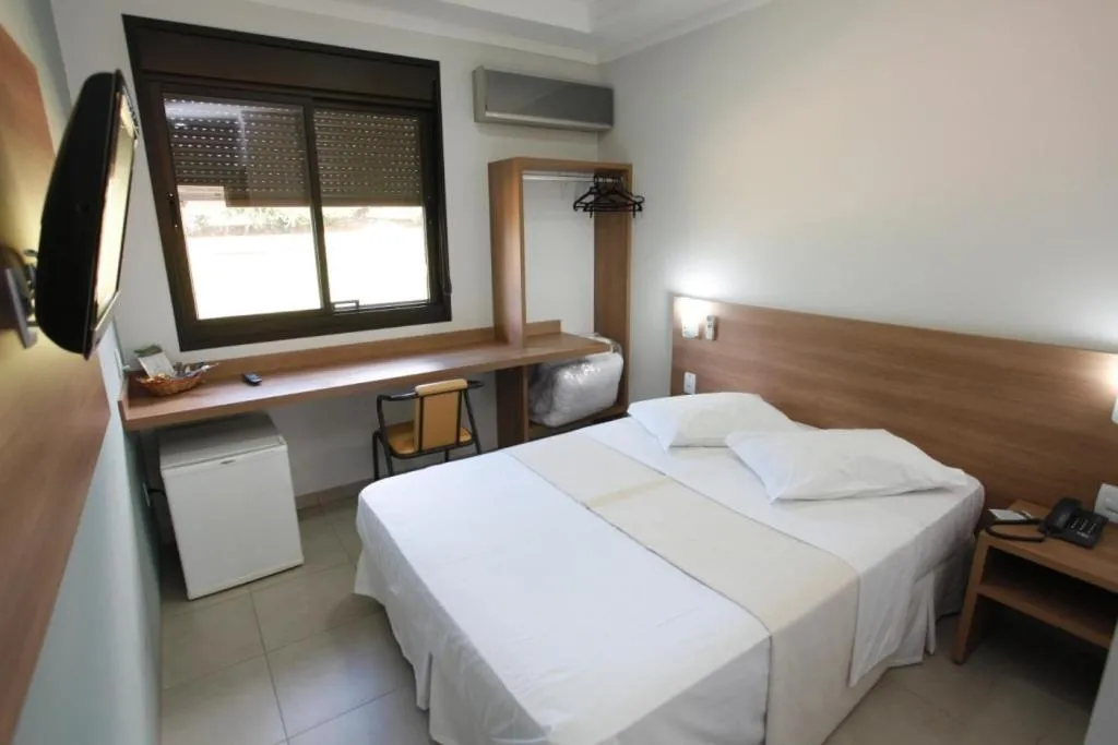 Photo of the whole room, Bed in Hotel Recreio São Jorge