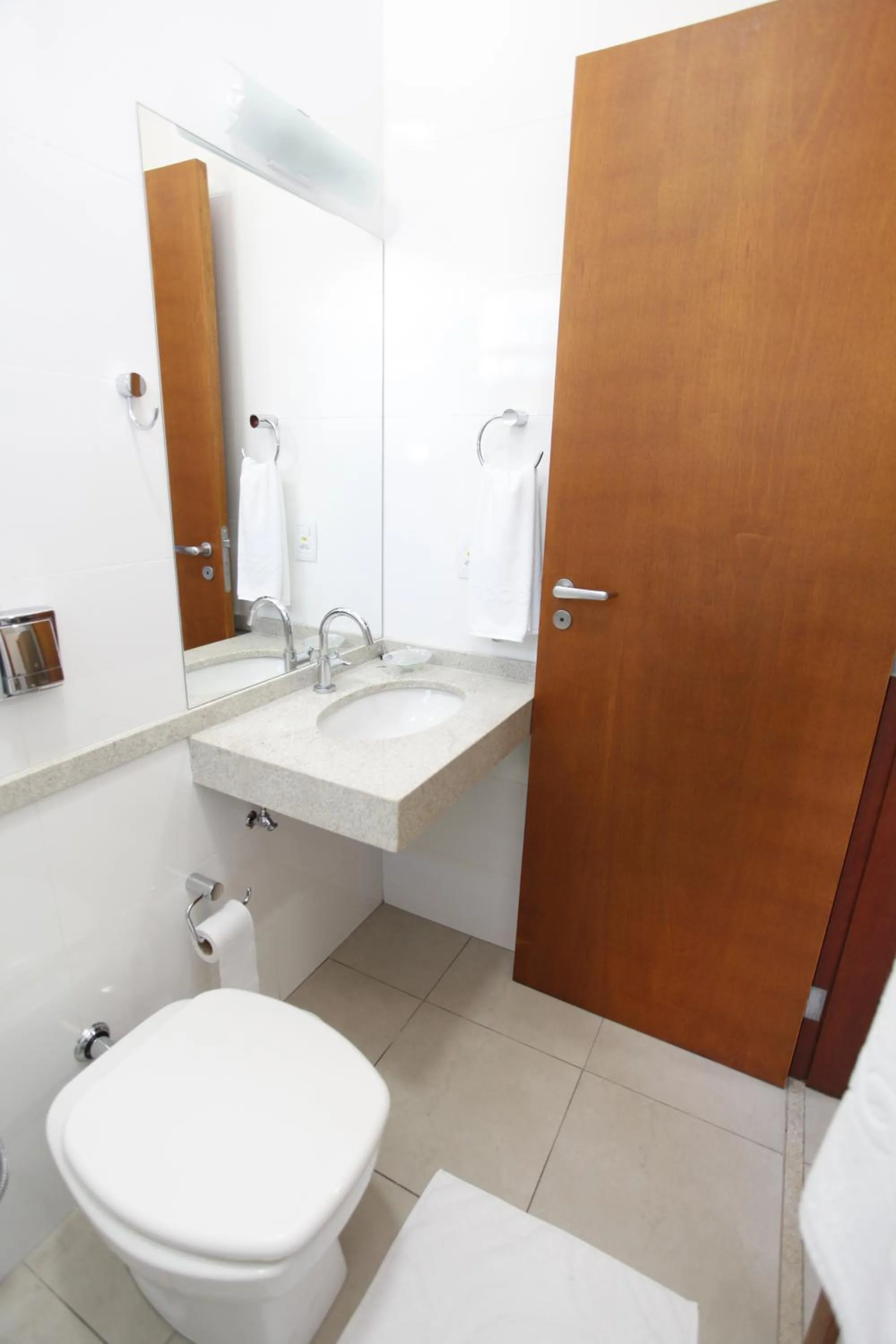 Toilet in Hotel Recreio São Jorge