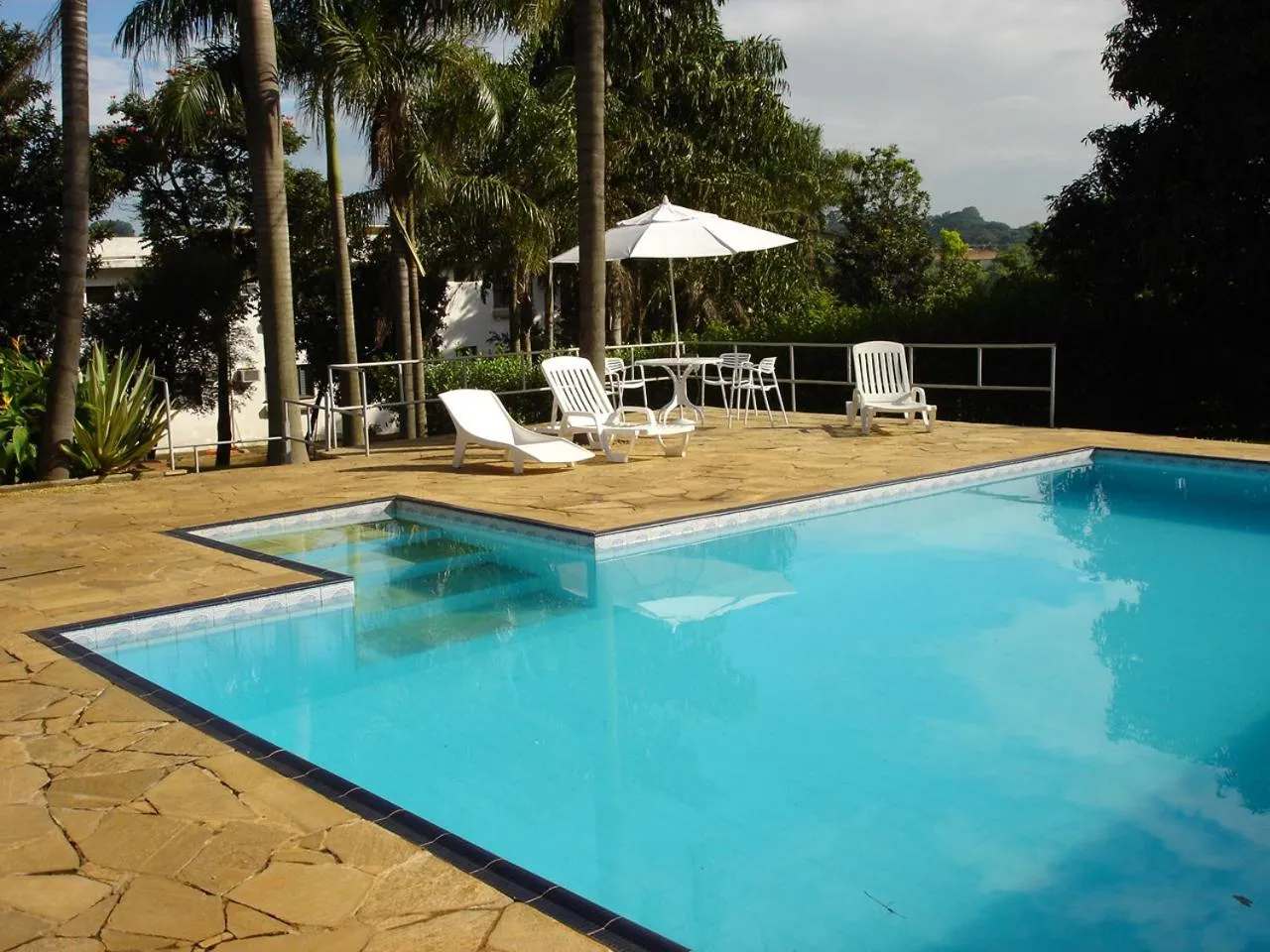 Swimming pool in Hotel Recreio São Jorge