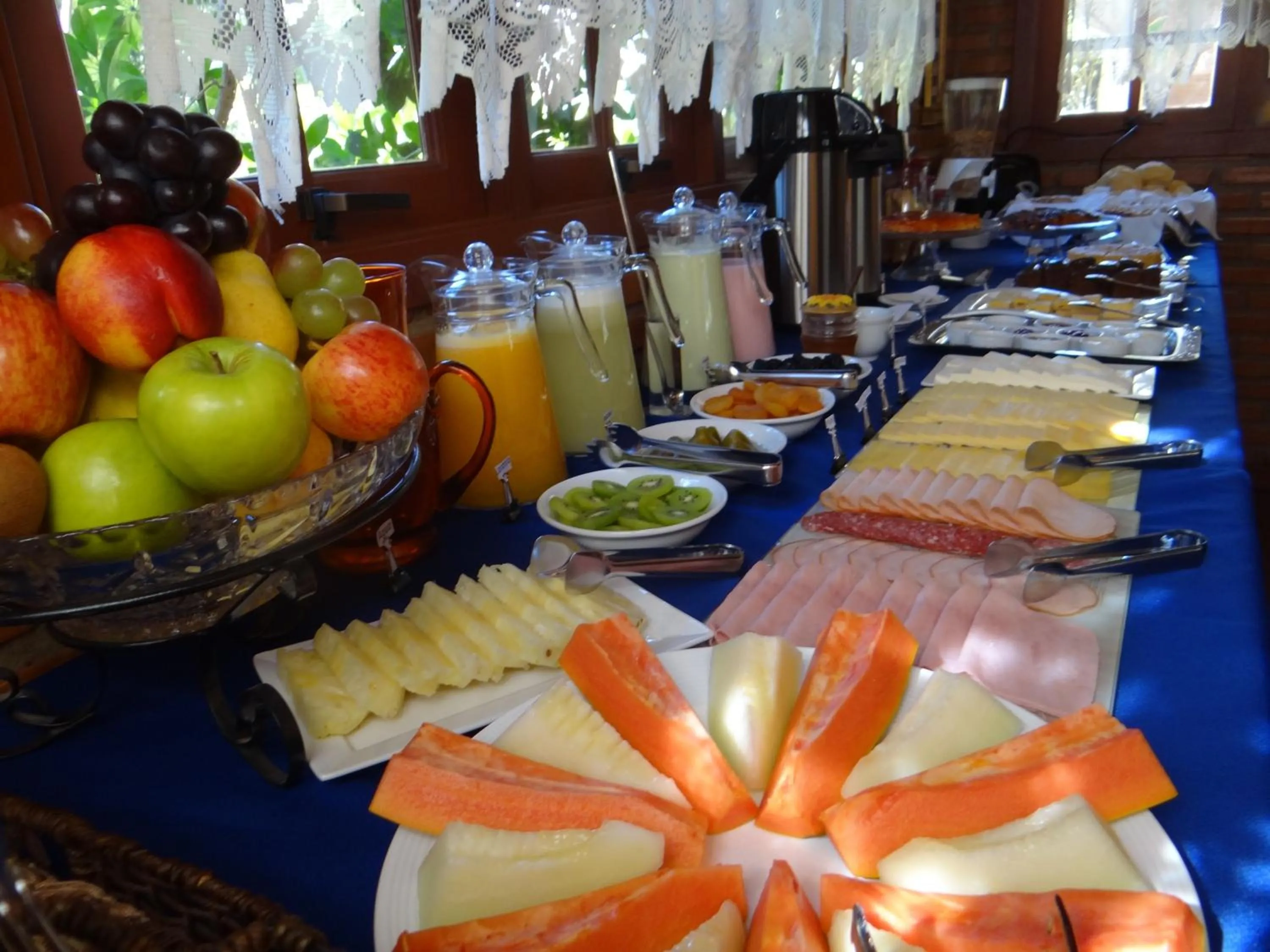 Buffet breakfast in Pousada da Mantiqueira