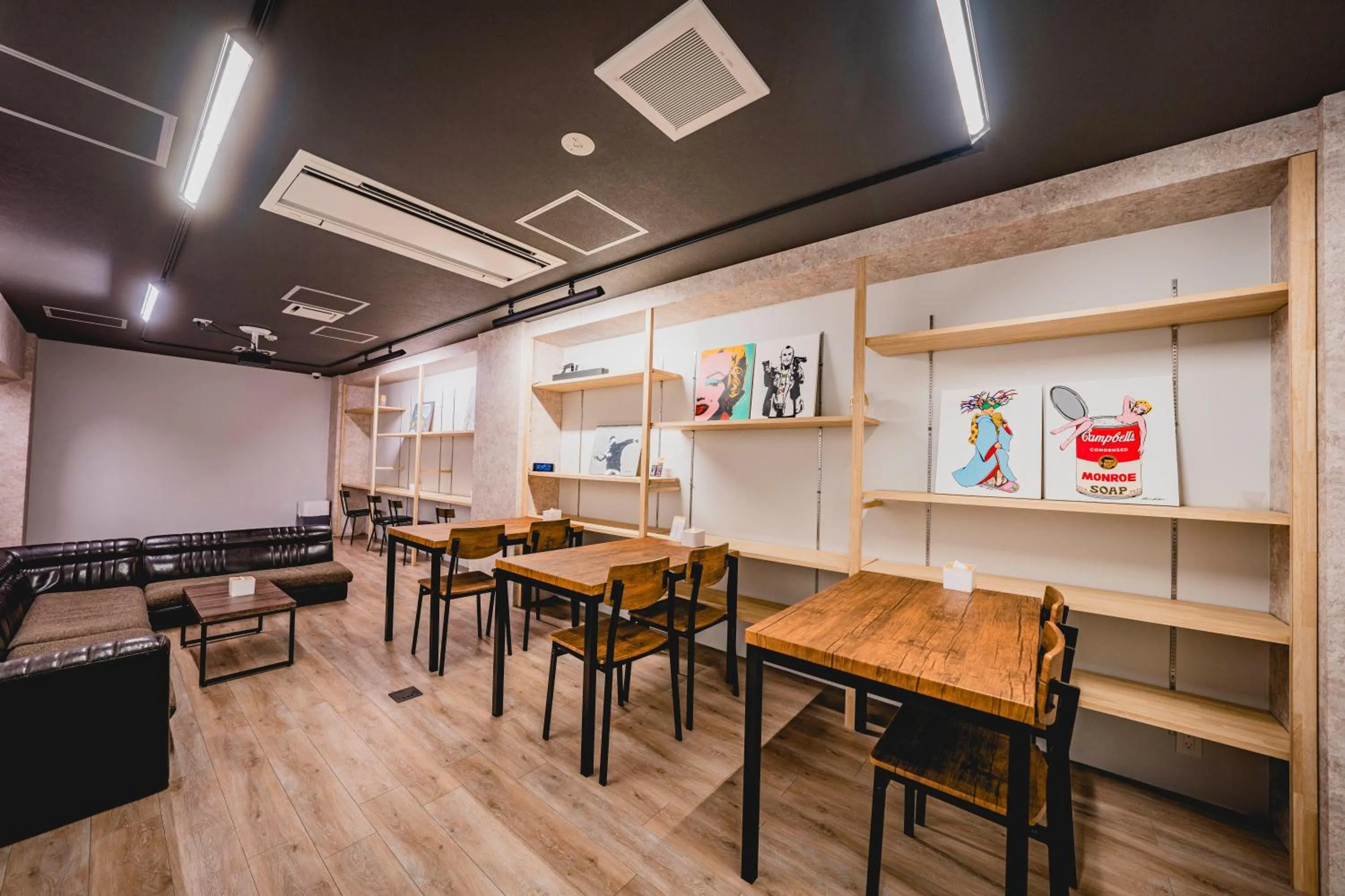 Communal lounge/ TV room in hotel atarayo osaka