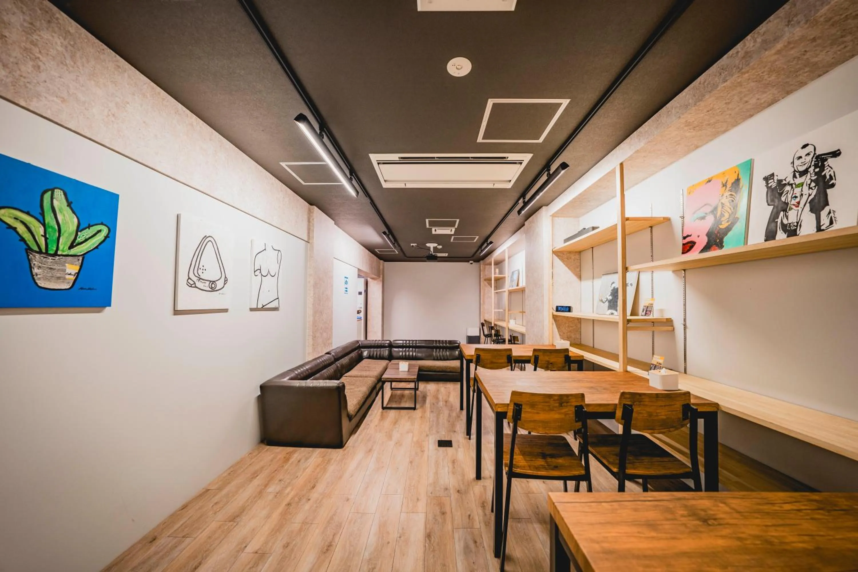 Communal lounge/ TV room in hotel atarayo osaka