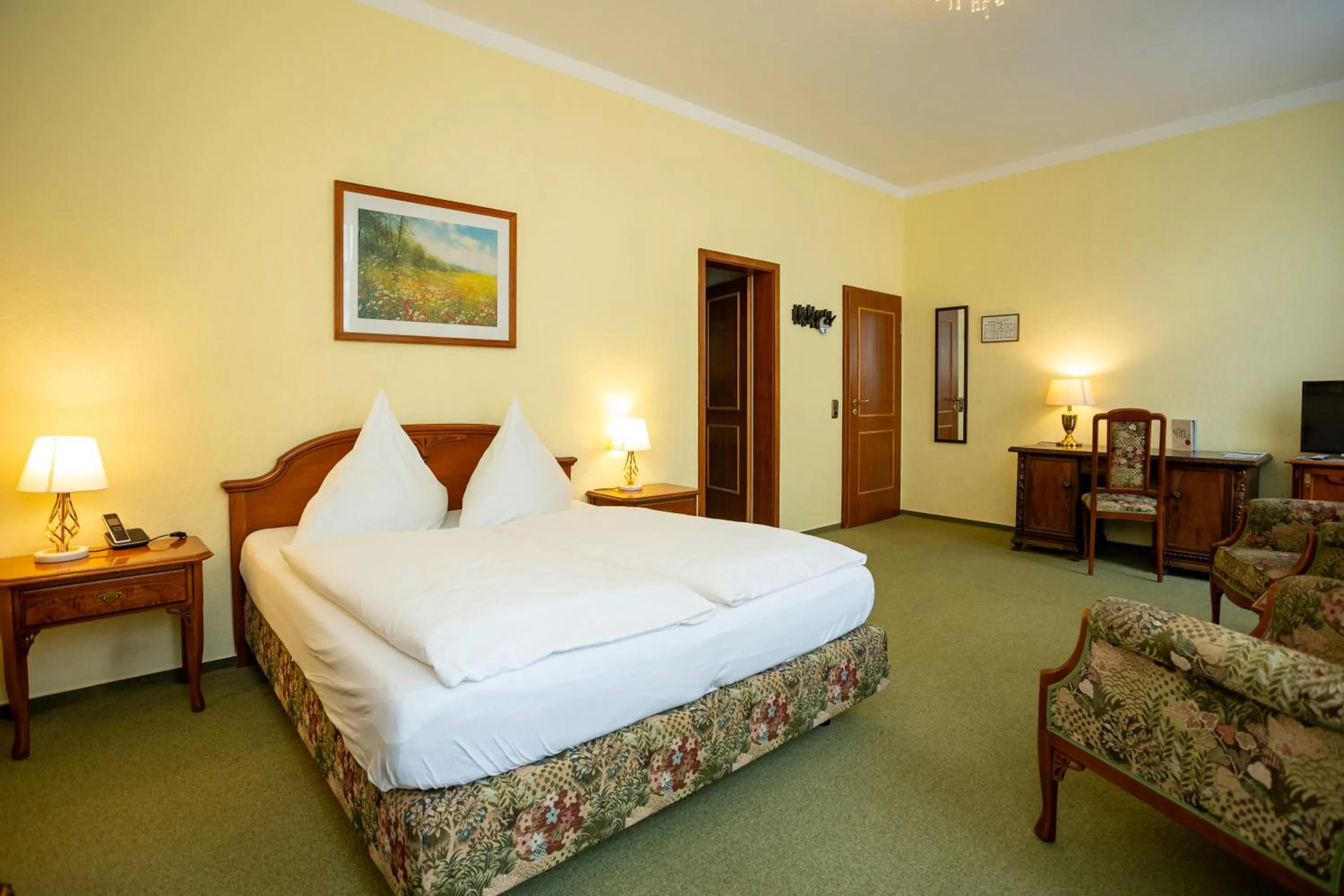 Photo of the whole room, Bed in Hotel Alexandra