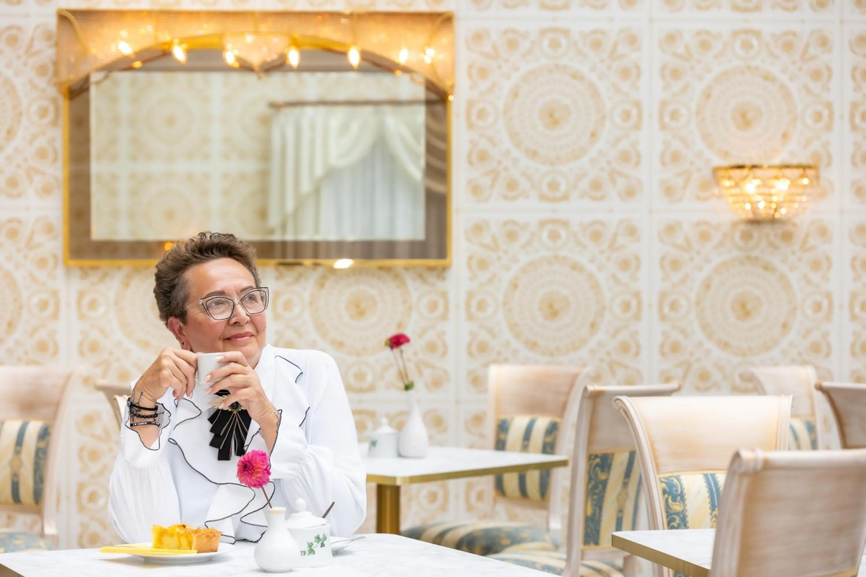 Restaurant/places to eat in Hotel Alexandra