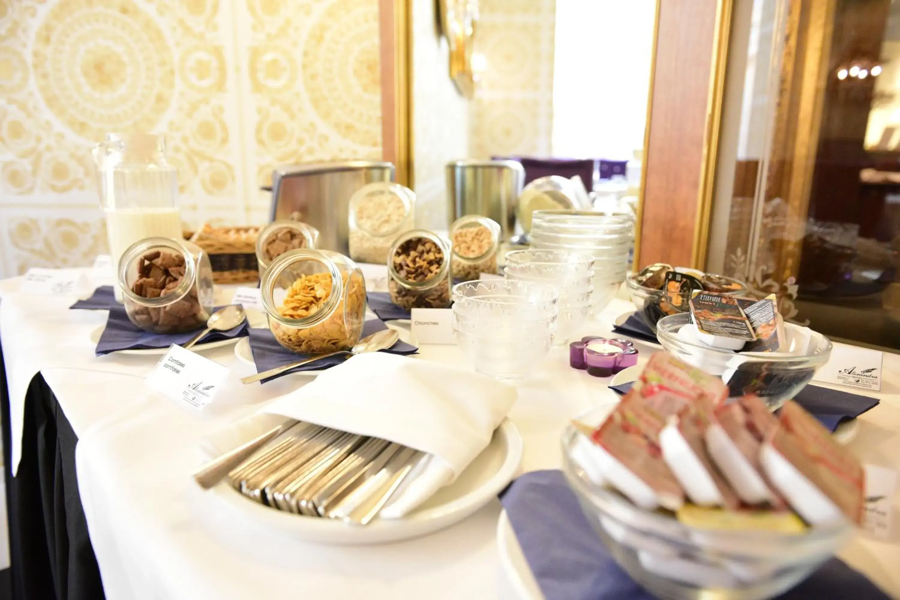 Food and drinks in Hotel Alexandra Food and drinks in Hotel Alexandra