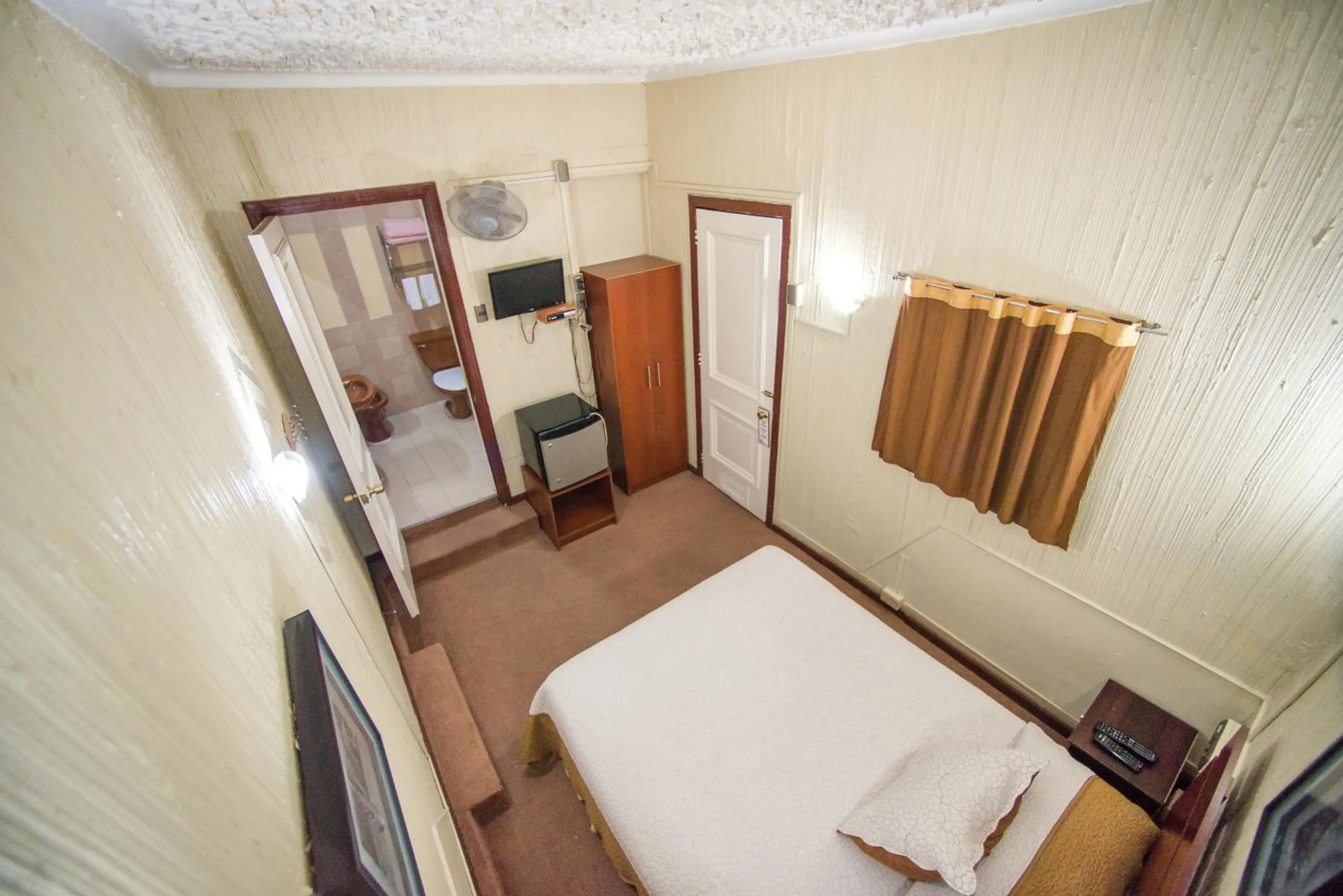 Bedroom, Bed in Hotel Sahara Inn