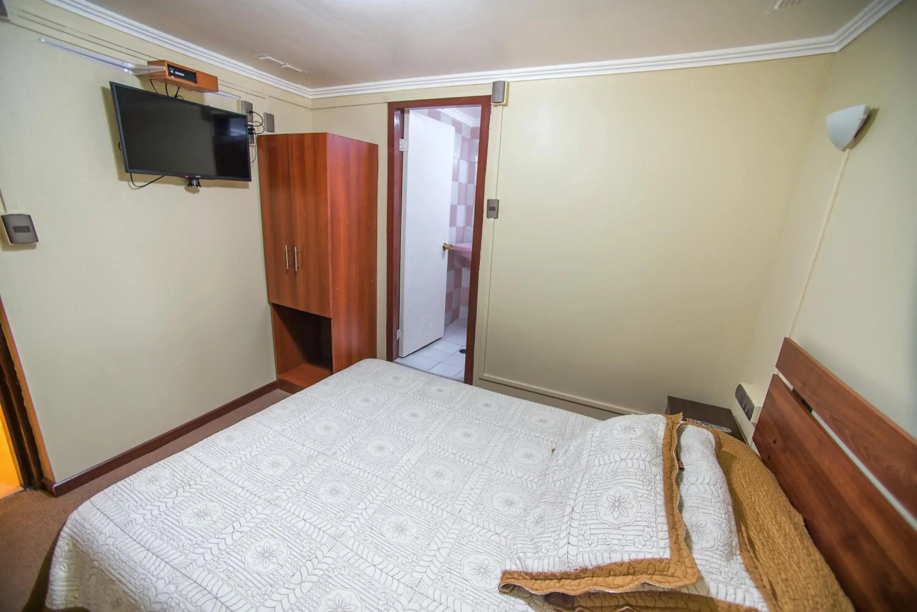 Photo of the whole room, Bed in Hotel Sahara Inn Photo of the whole room, Bed in Hotel Sahara Inn