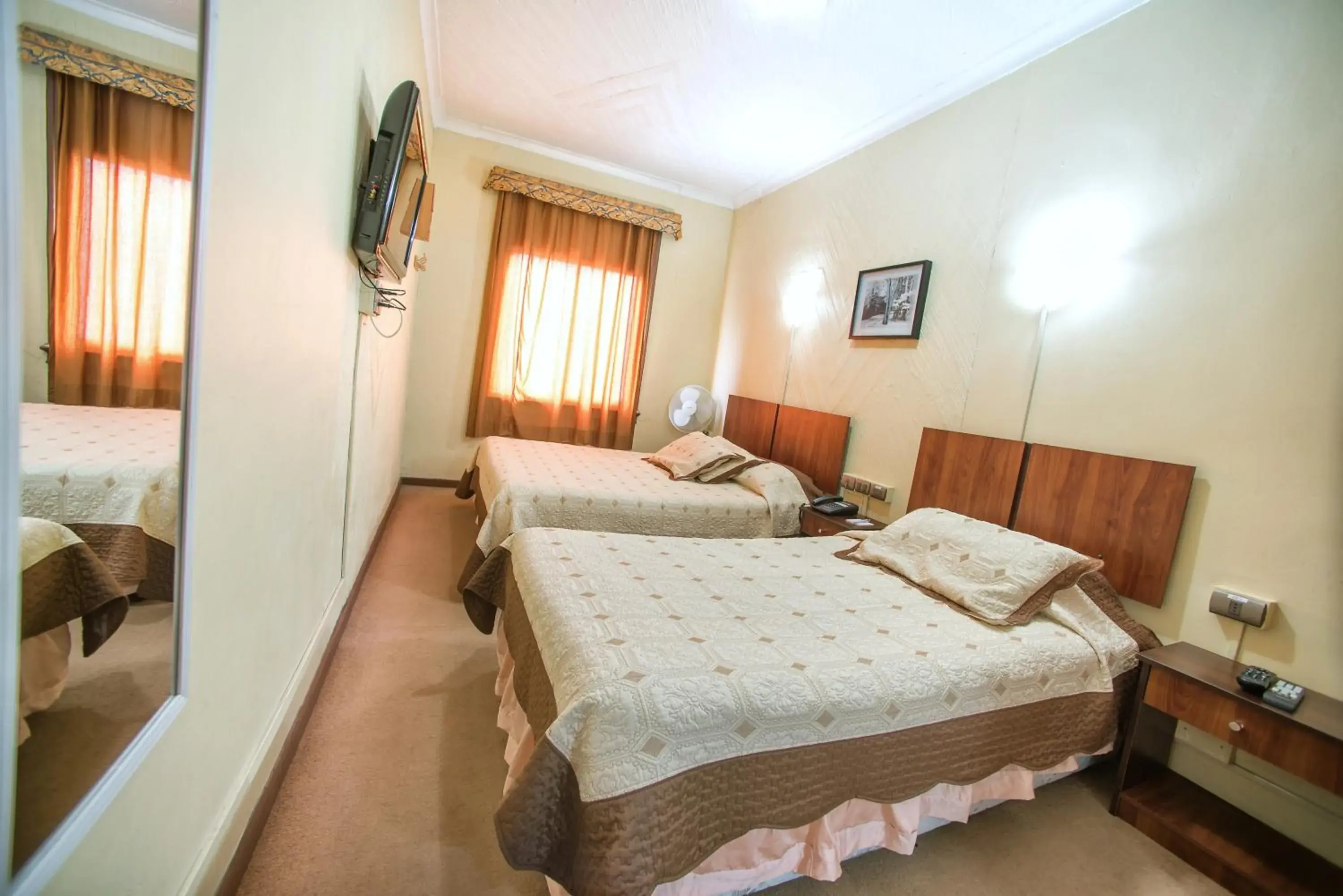 Twin Room in Hotel Sahara Inn Twin Room in Hotel Sahara Inn