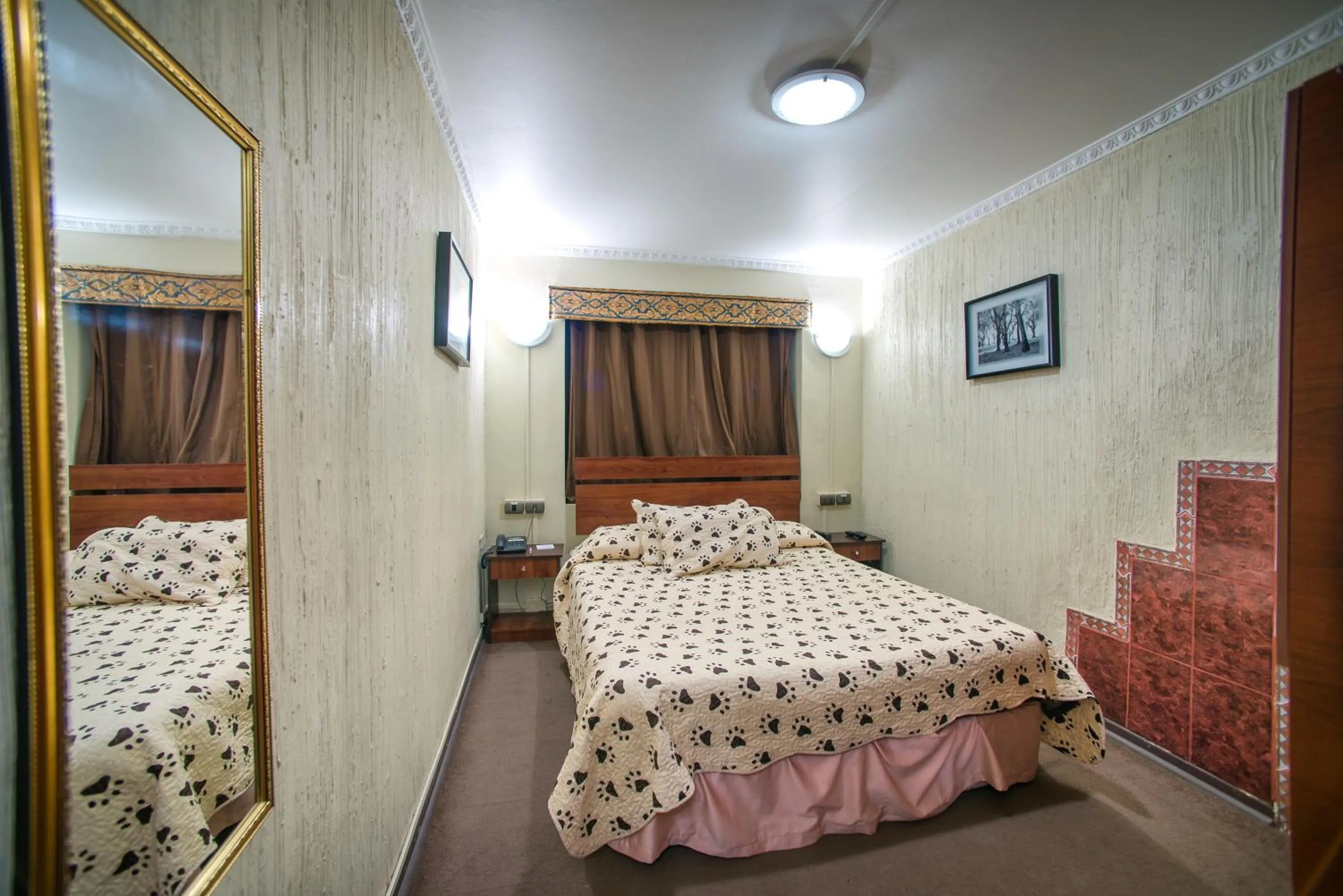 Bedroom, Bed in Hotel Sahara Inn