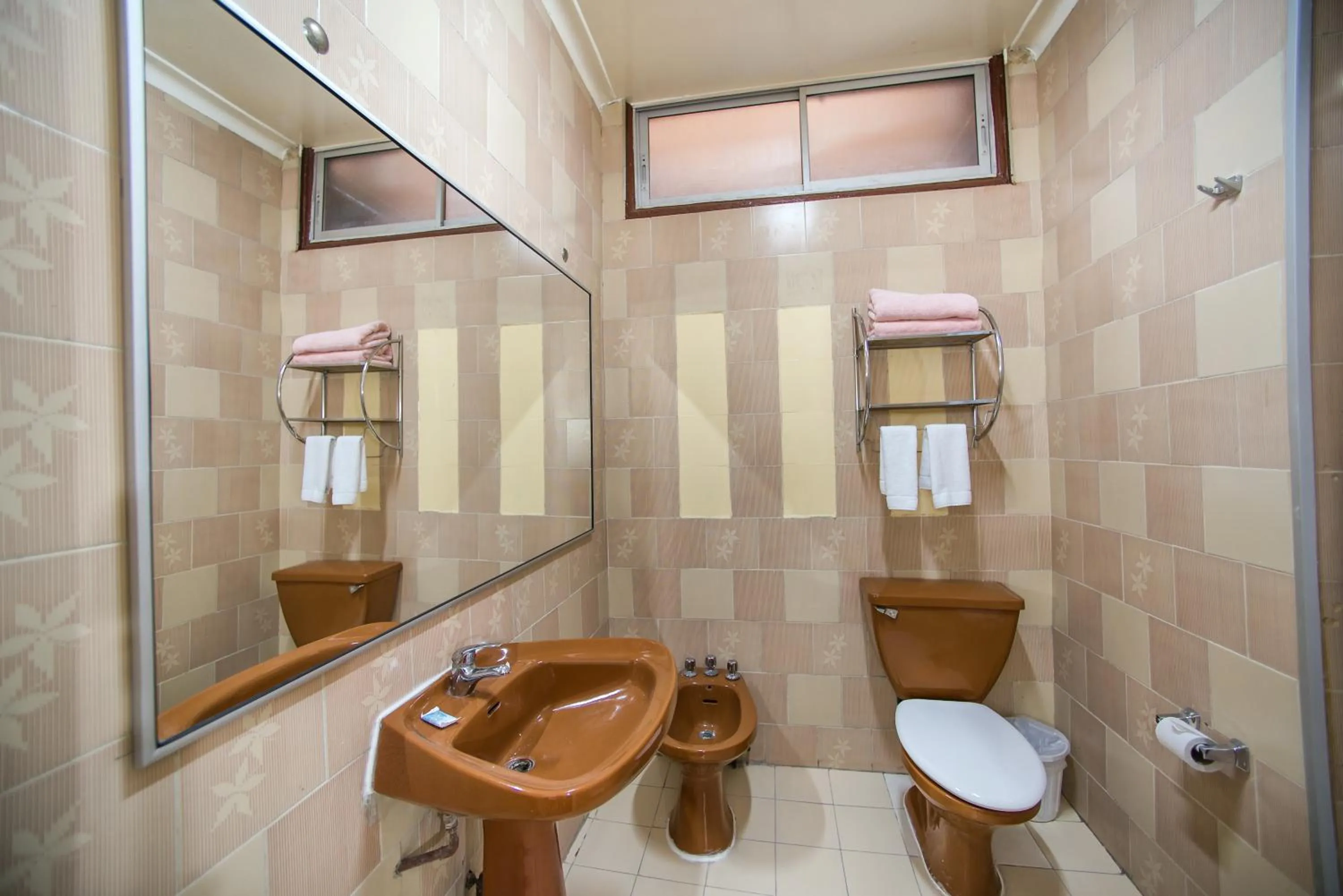 Bathroom in Hotel Sahara Inn