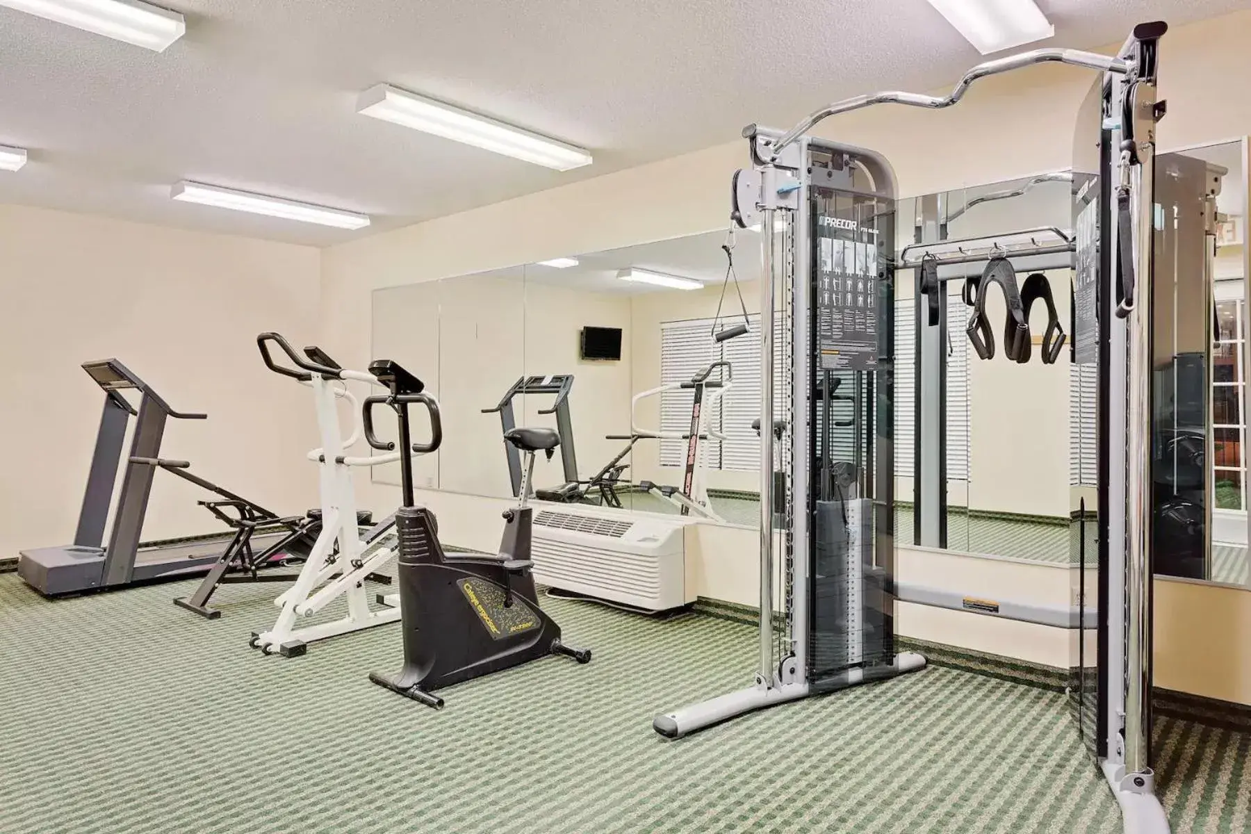 Fitness centre/facilities in Baymont by Wyndham Cleveland Fitness centre/facilities in Baymont by Wyndham Cleveland