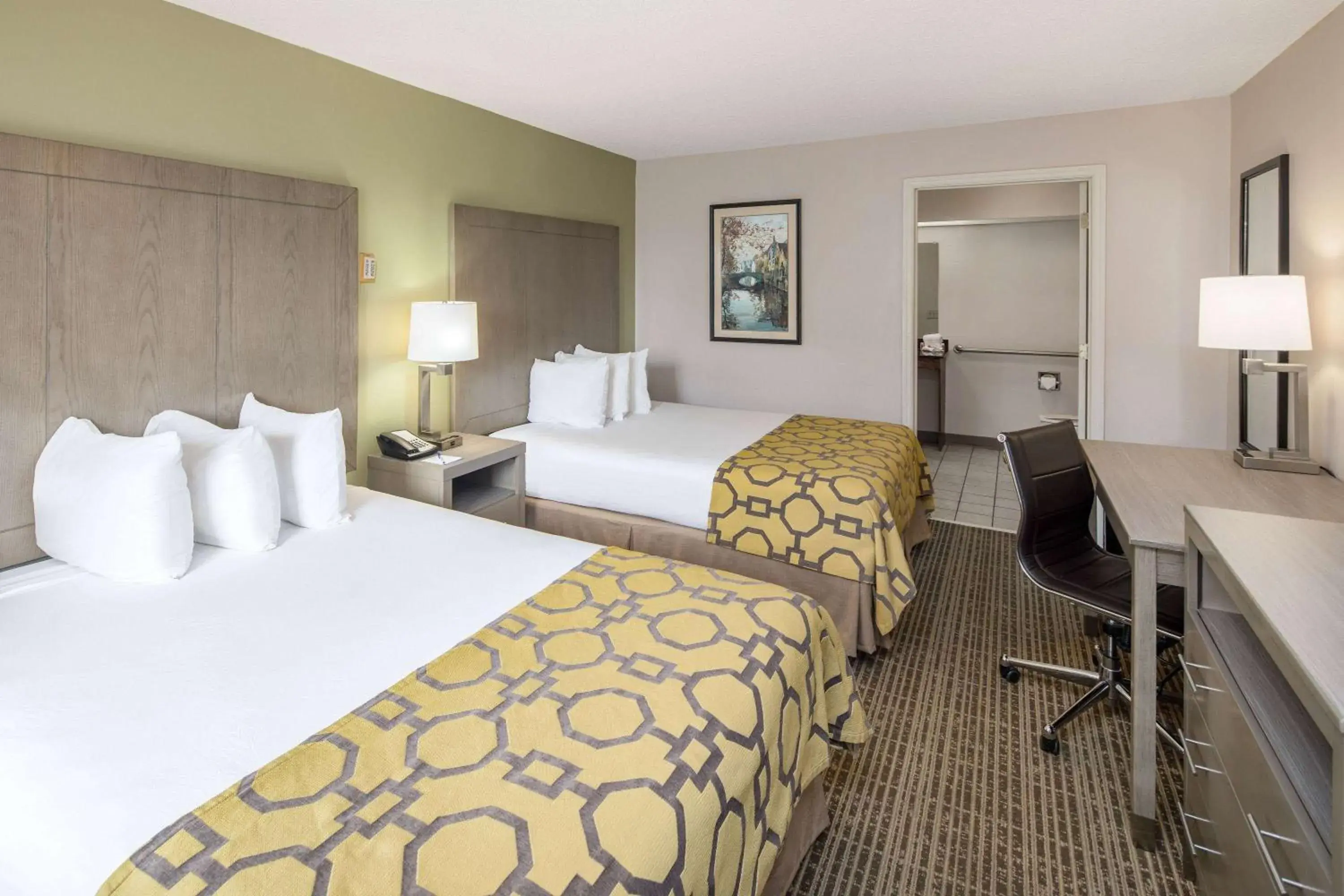 Photo of the whole room, Bed in Baymont by Wyndham Cleveland Photo of the whole room, Bed in Baymont by Wyndham Cleveland