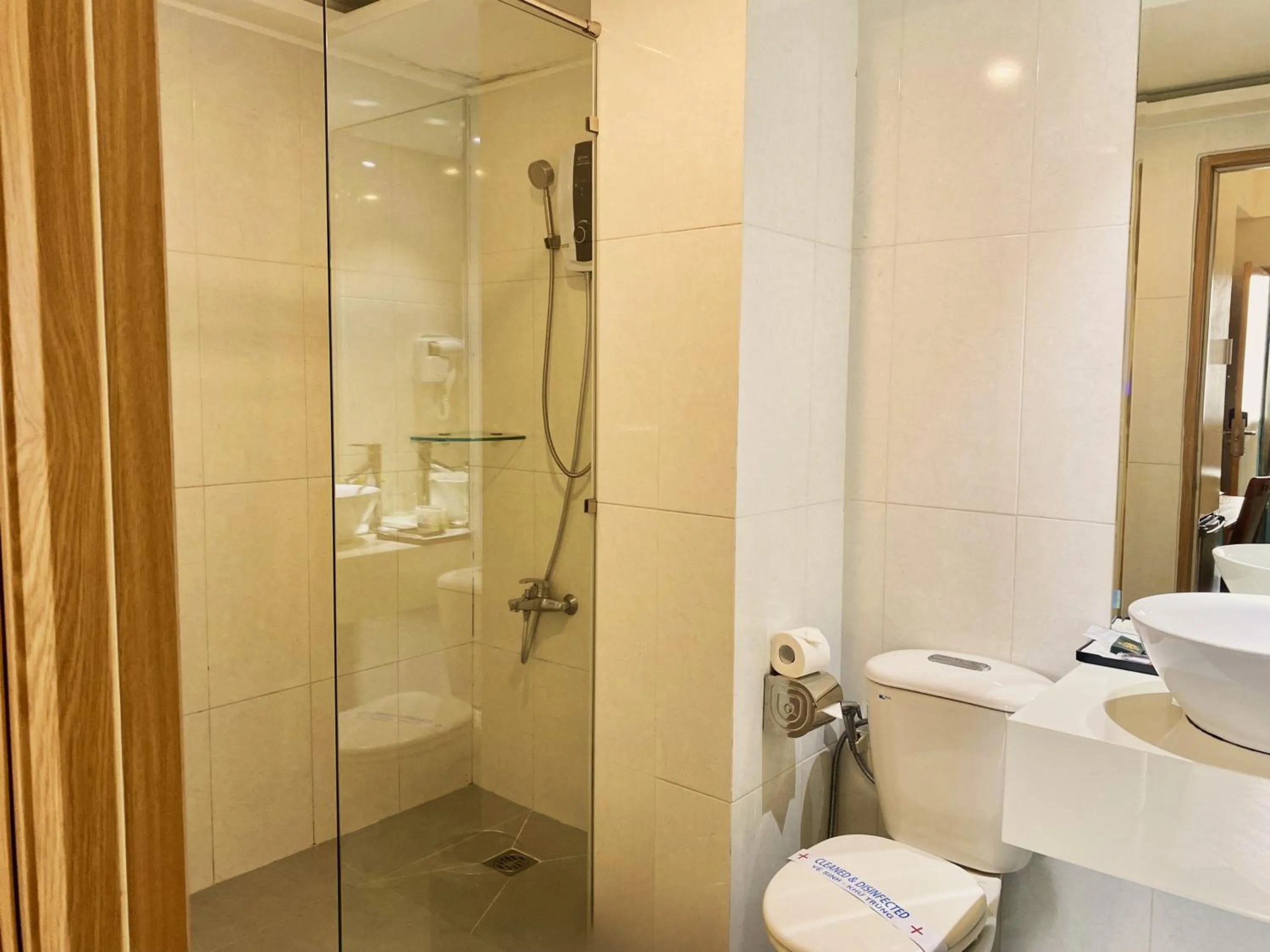 Bathroom in Happy Life Green Hotel