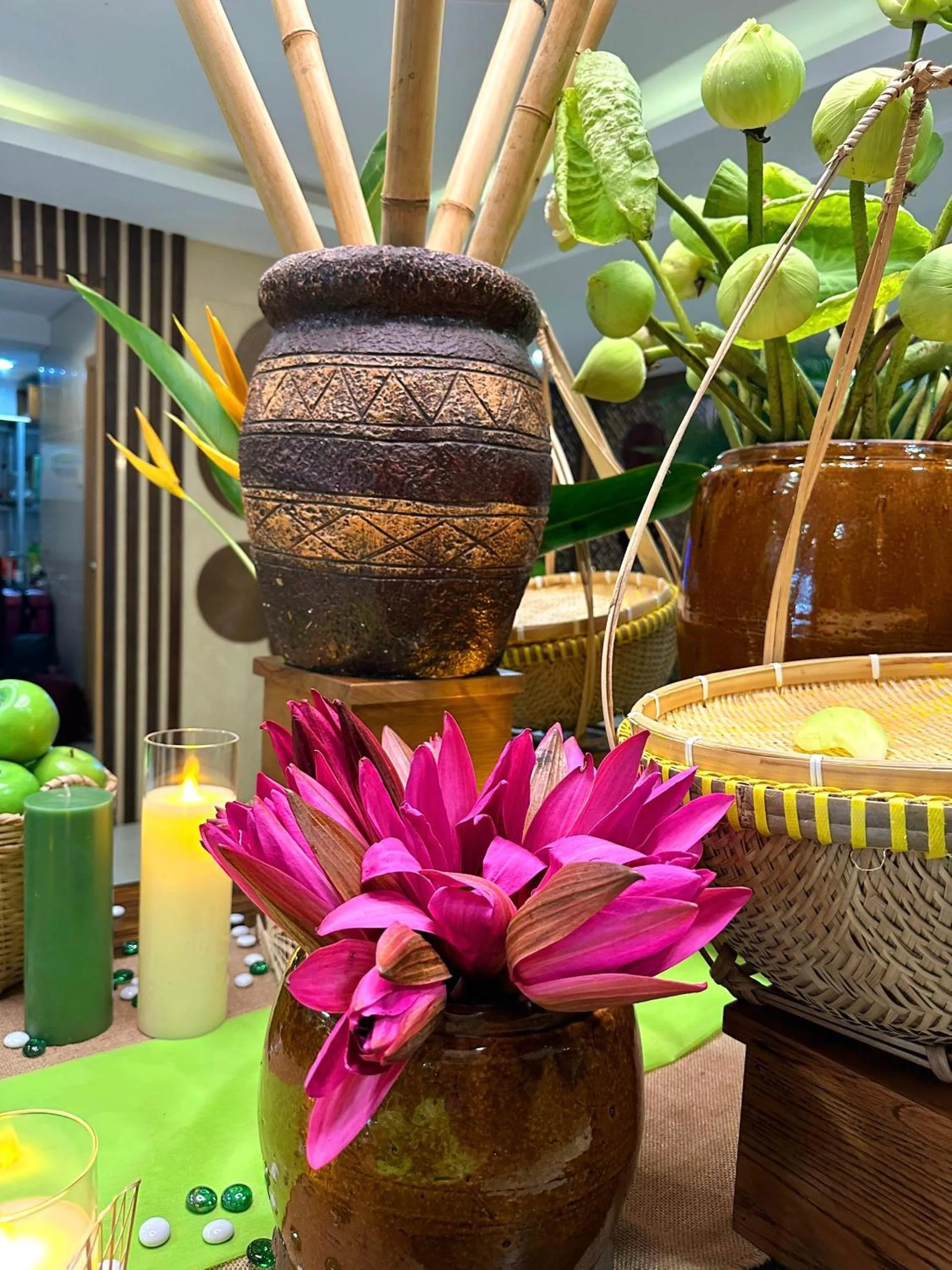 Logo/Certificate/Sign in Happy Life Green Hotel