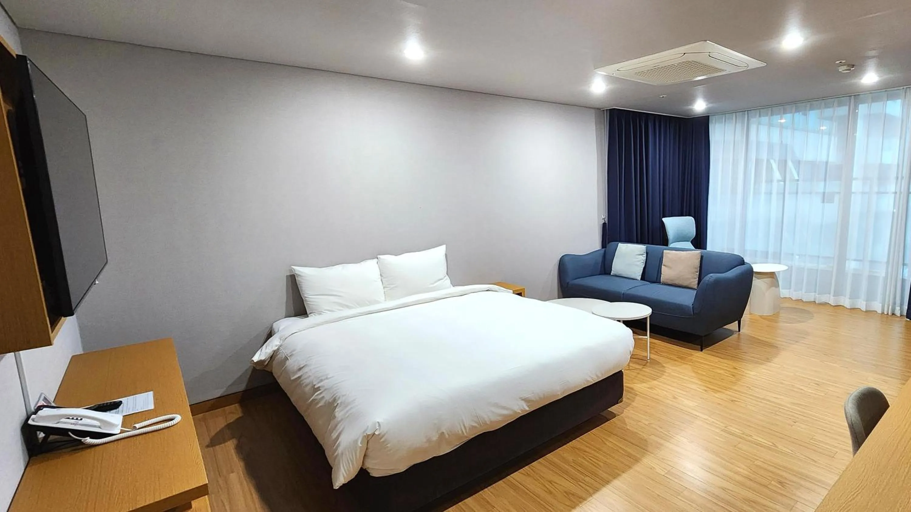 Living room, Bed in Kwangsu Hotel Haeundae