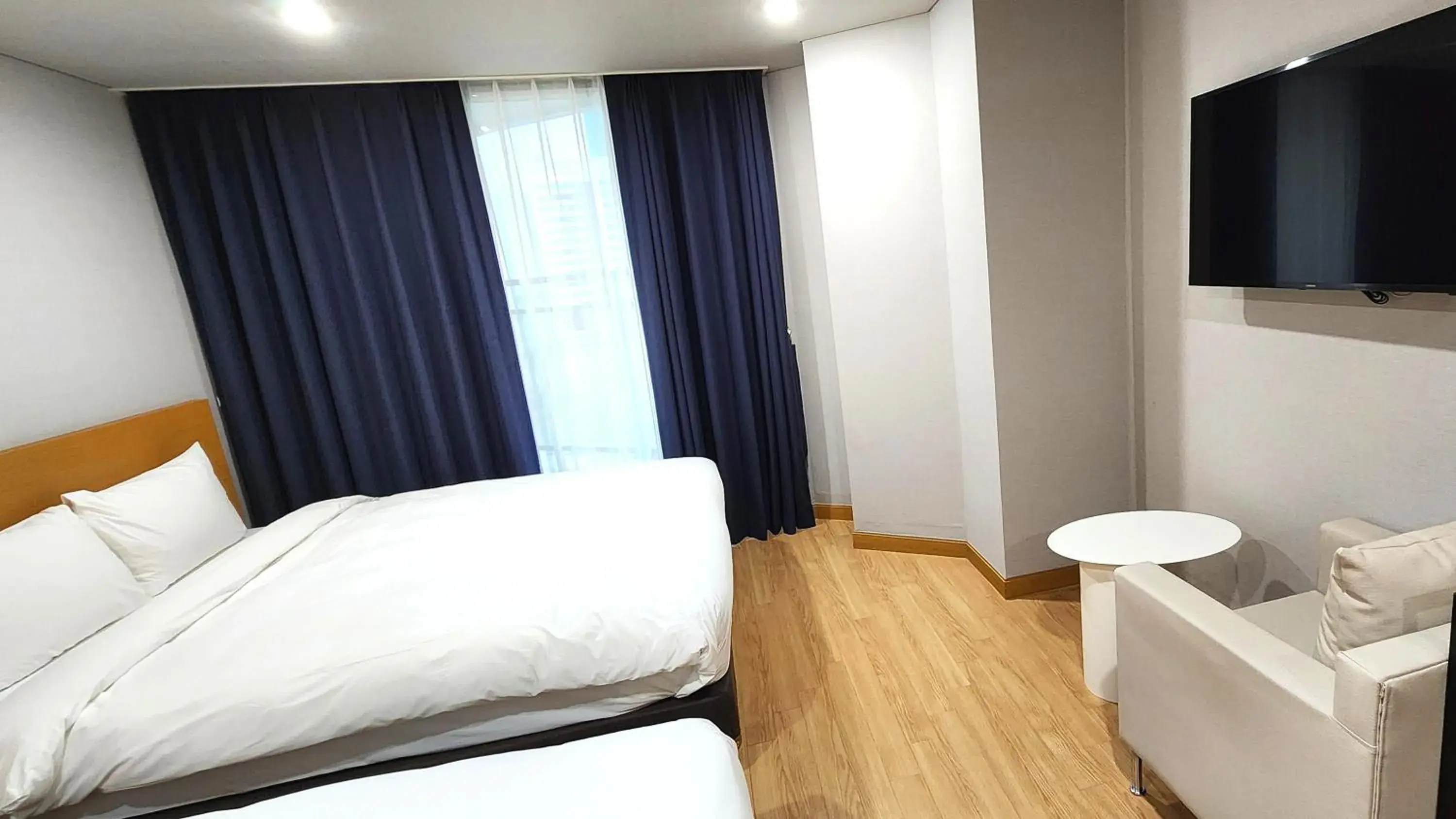 Photo of the whole room, Bed in Kwangsu Hotel Haeundae Photo of the whole room, Bed in Kwangsu Hotel Haeundae