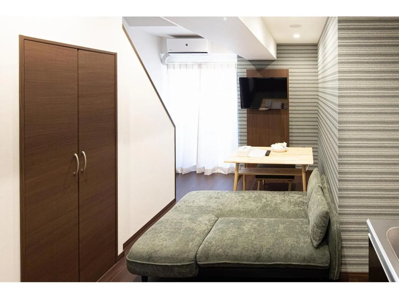 Photo of the whole room in Coruscant Hotel NagasakiekiⅡ