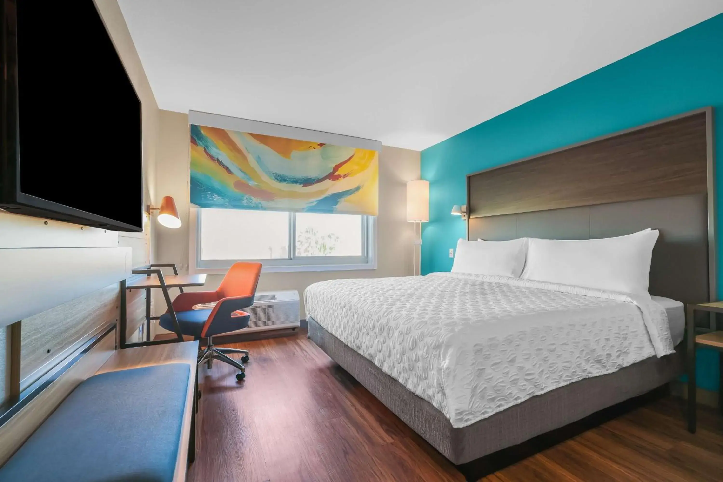 Bedroom, Bed in Tru By Hilton Lathrop Bedroom, Bed in Tru By Hilton Lathrop