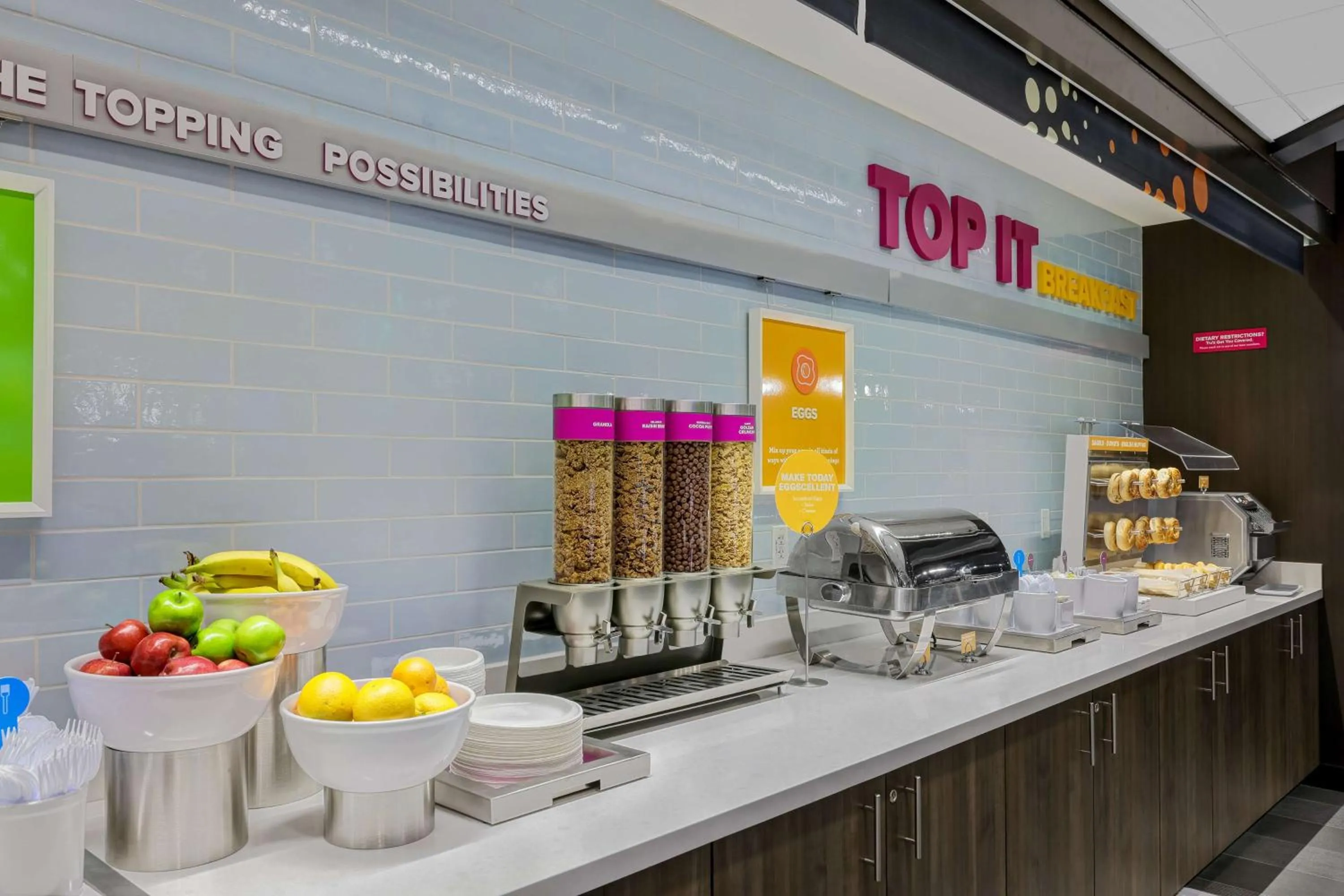 Breakfast in Tru By Hilton Lathrop