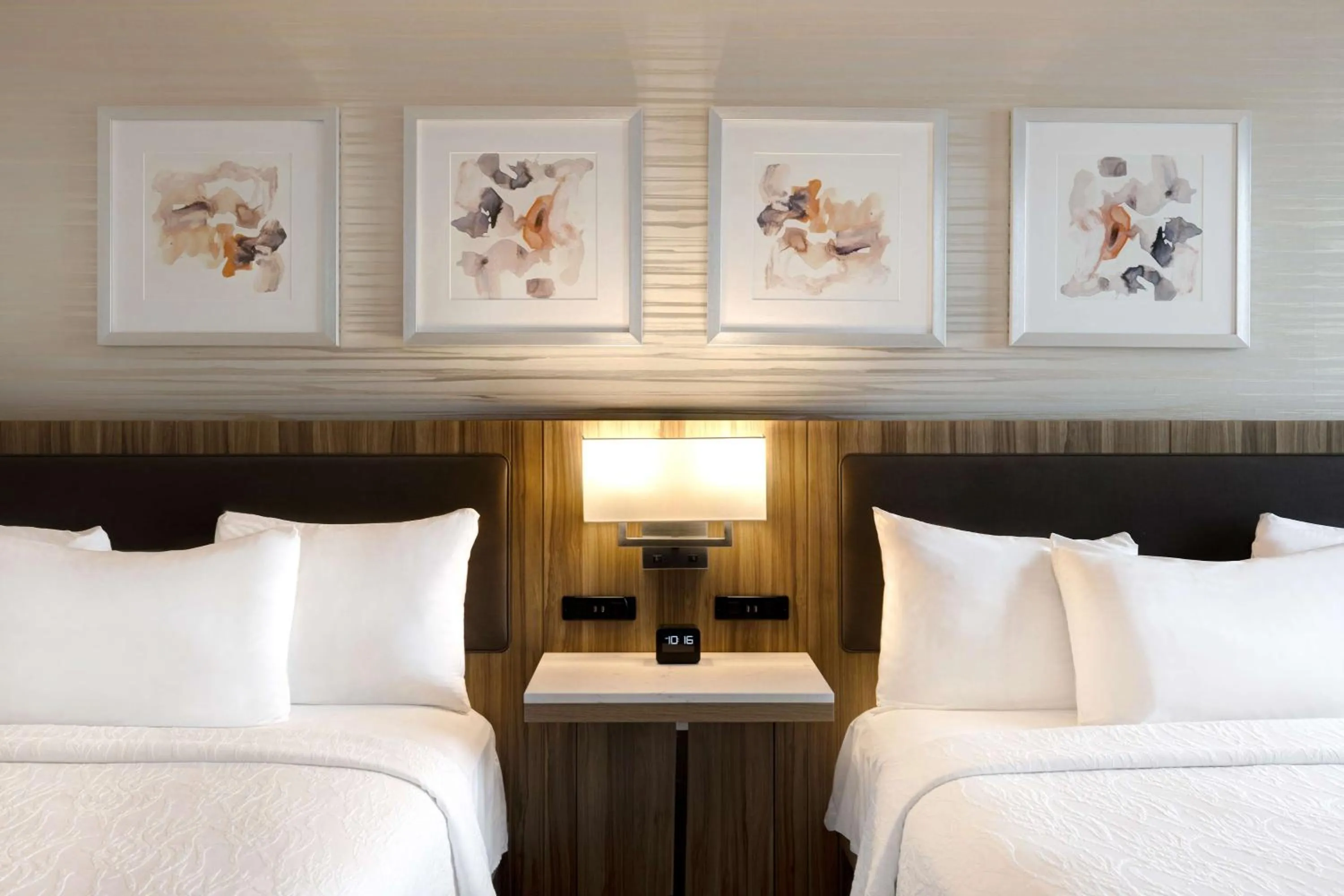 Bed in Hilton Garden Inn Anaheim Resort