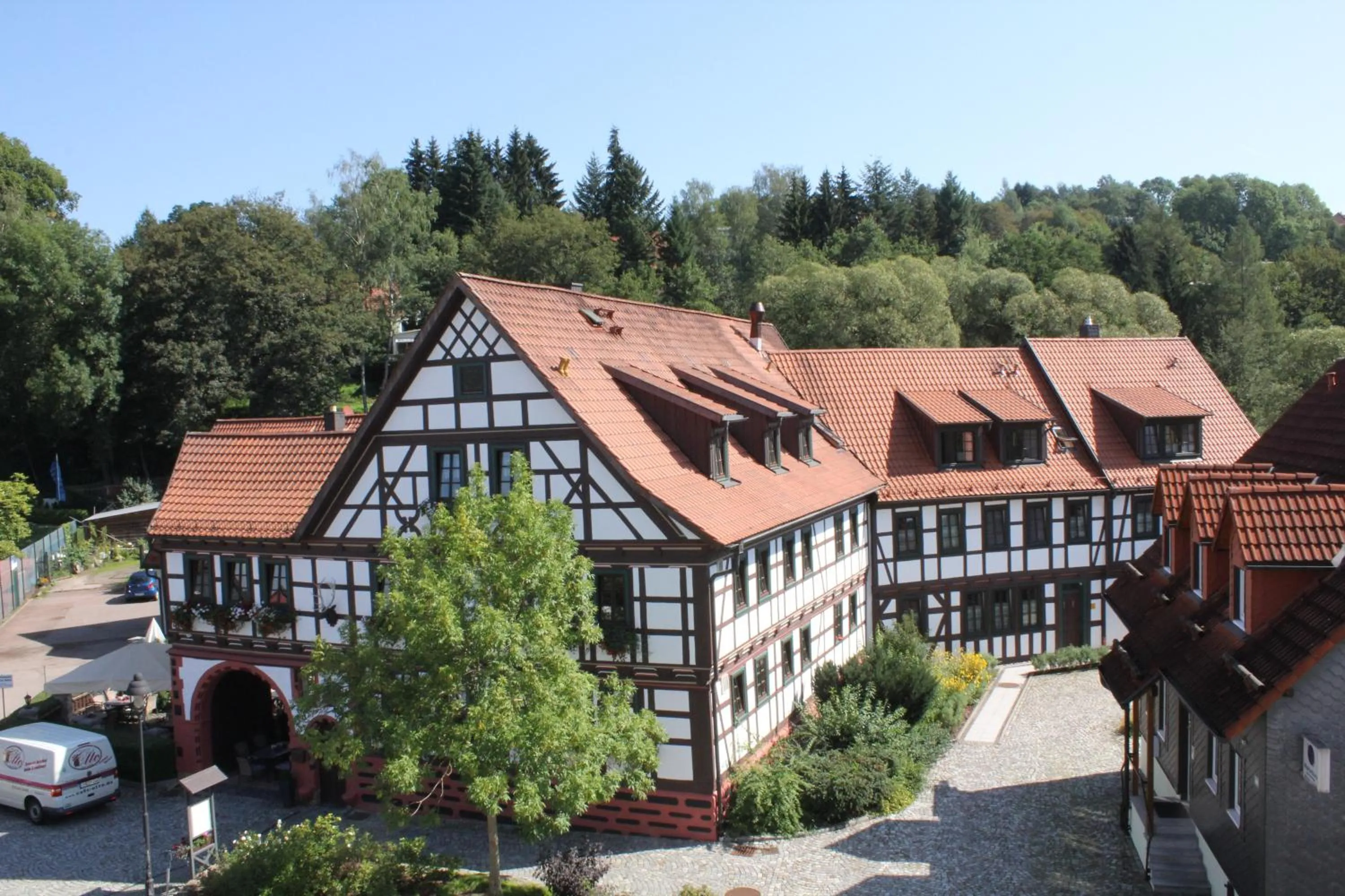 Property building in Hotel Goldener Hirsch