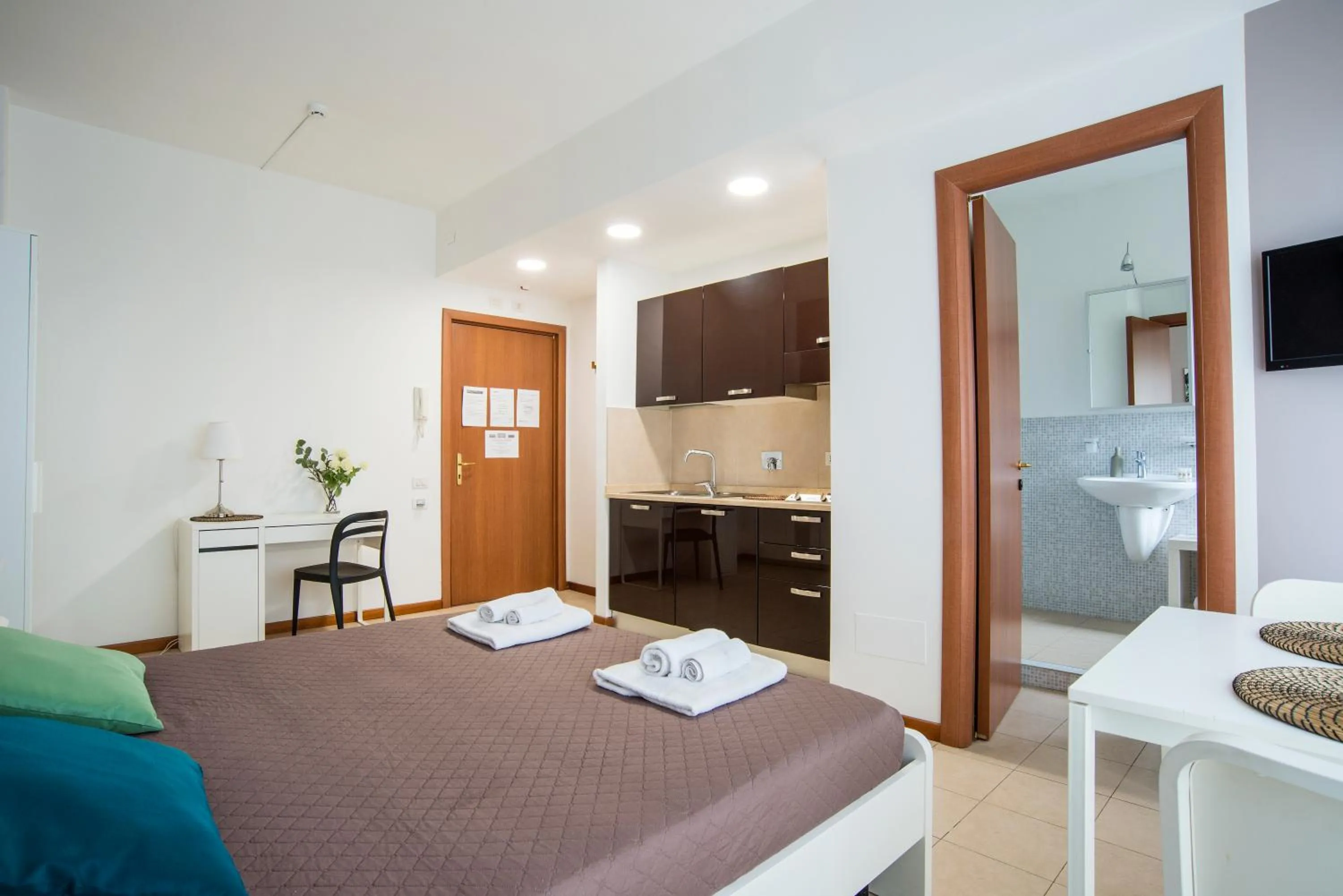 Photo of the whole room, Bed in Residenza Conti