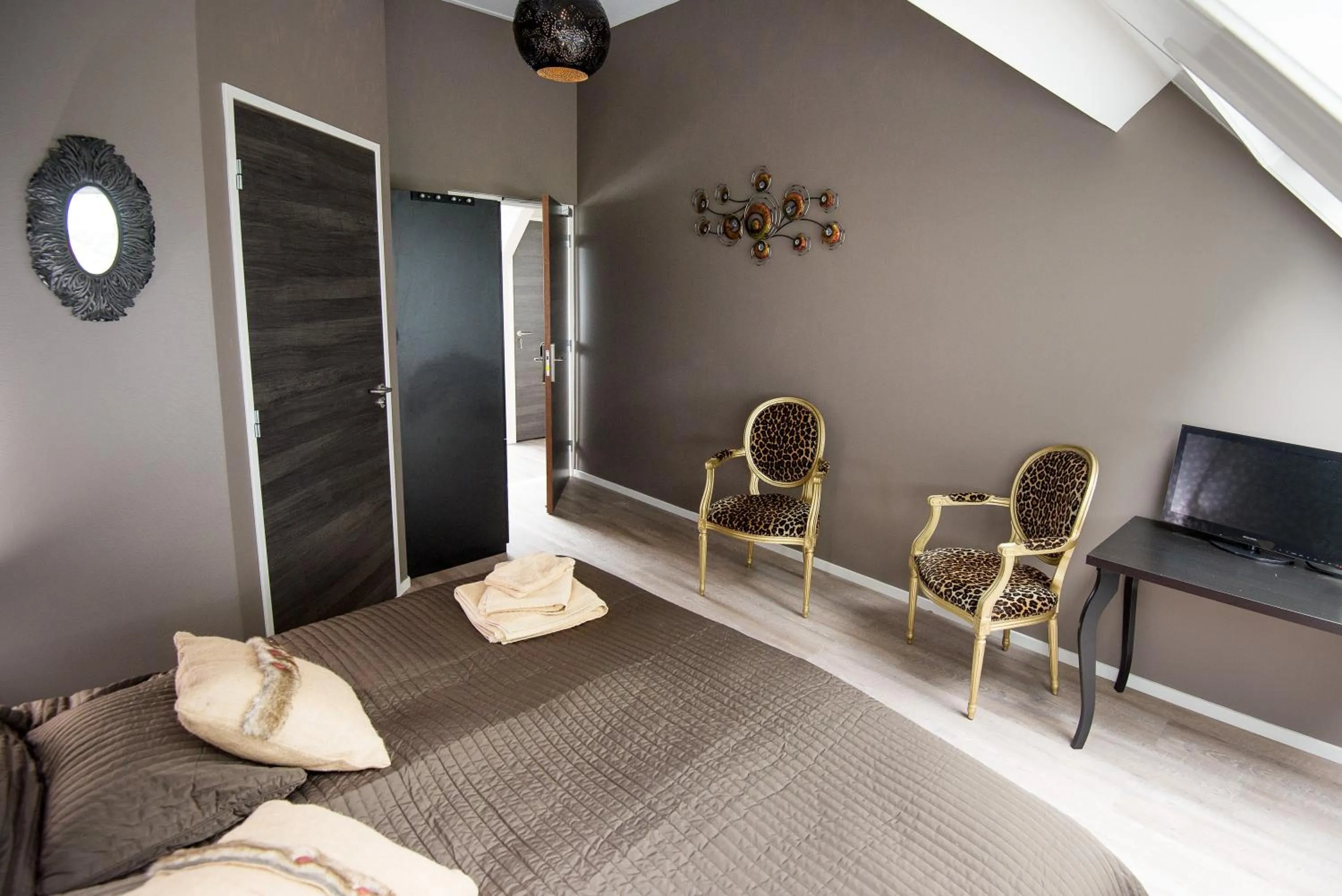 Decorative detail, Bed in B&B Groot Pepersgoed