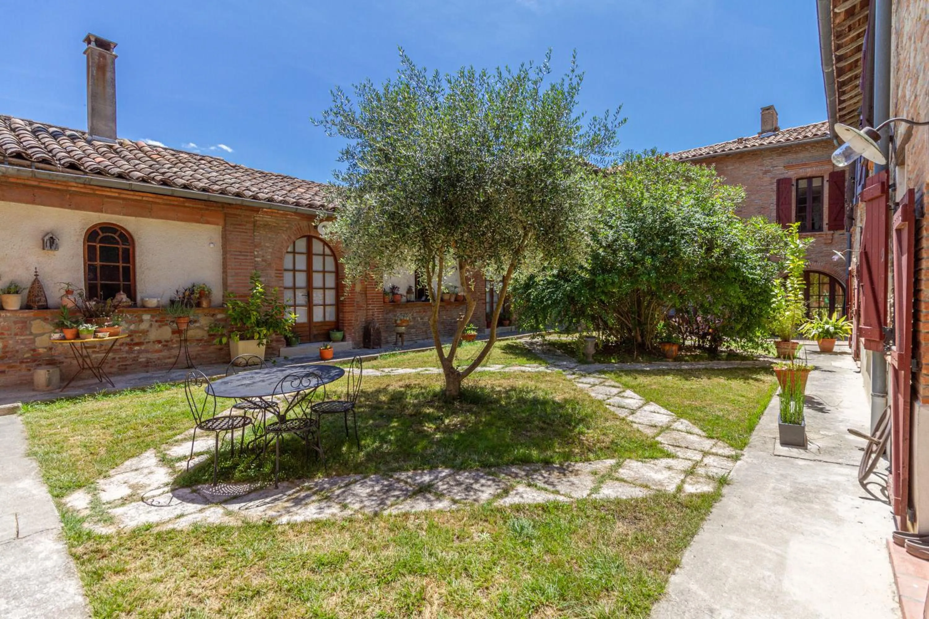 Property building in B&B du Couvent, chambre aux paons