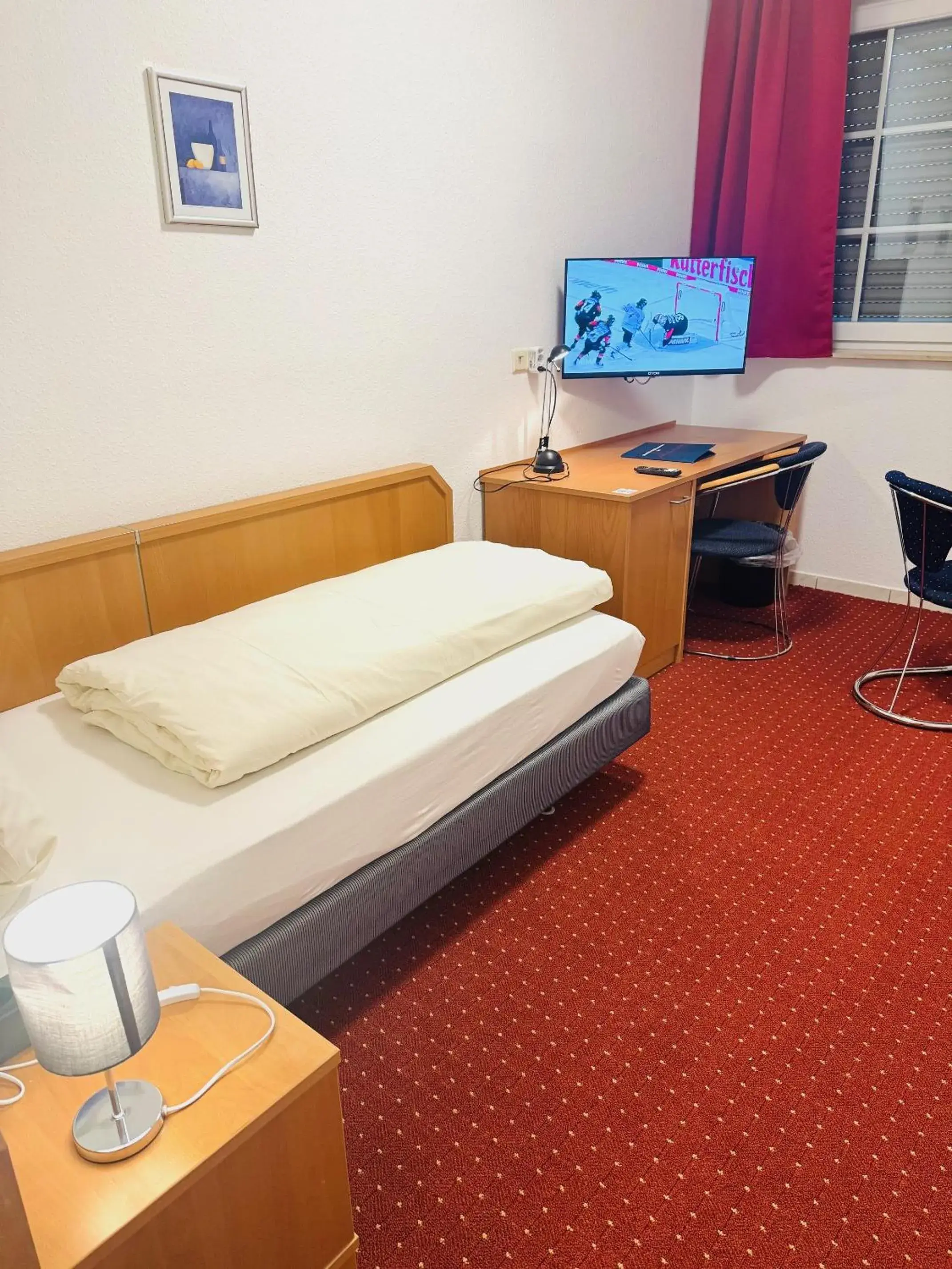 Single Room with Bathroom - single occupancy in Hotel Am Weyerhof Single Room with Bathroom - single occupancy in Hotel Am Weyerhof
