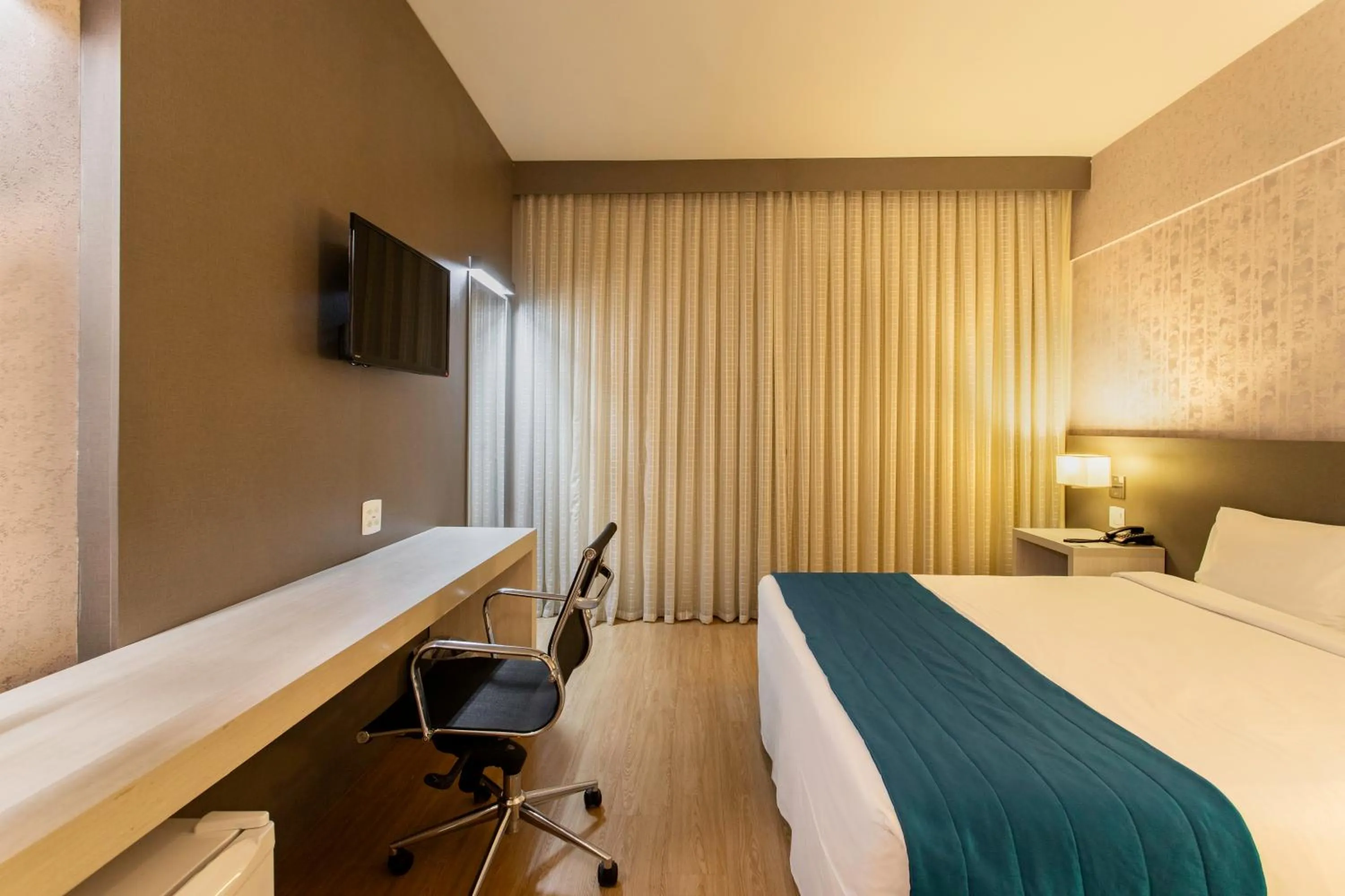 Bed in Suntory Hotel