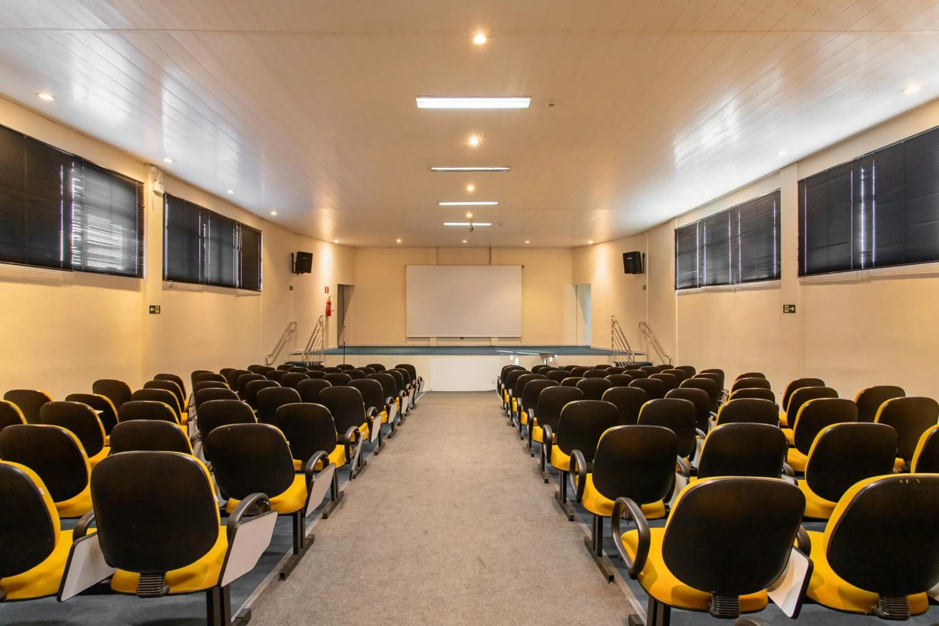 Meeting/conference room in Suntory Hotel