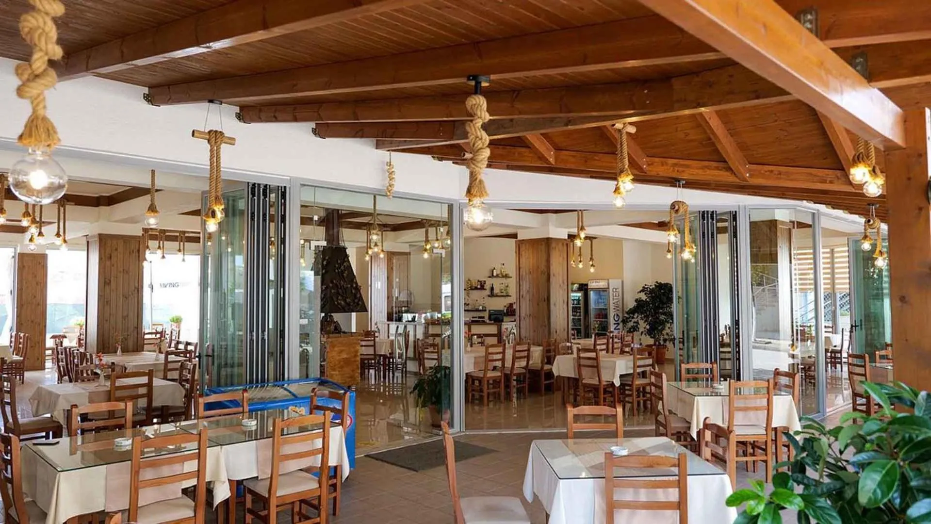 Restaurant/places to eat in Hotel Oxhaku