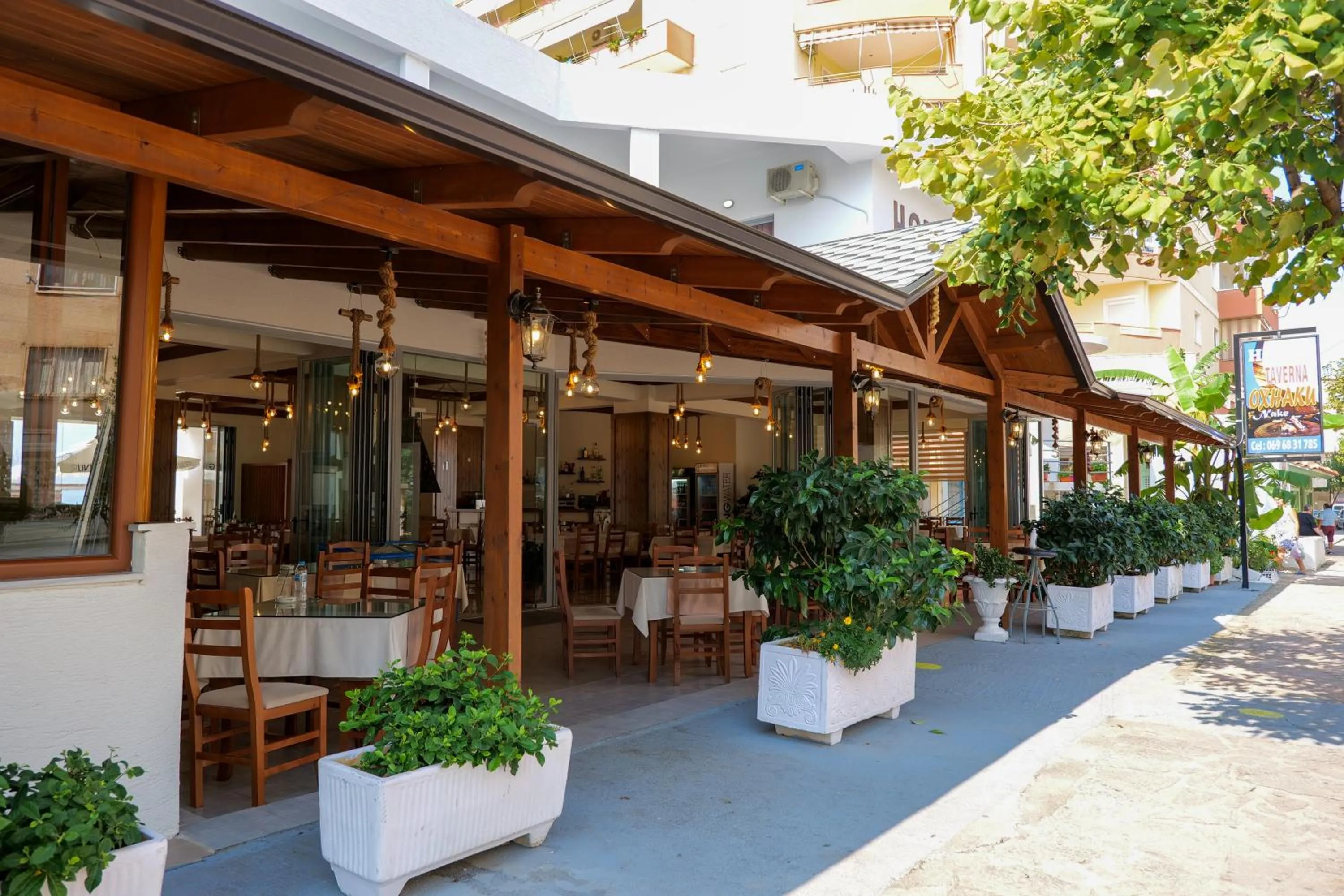 Restaurant/places to eat in Hotel Oxhaku