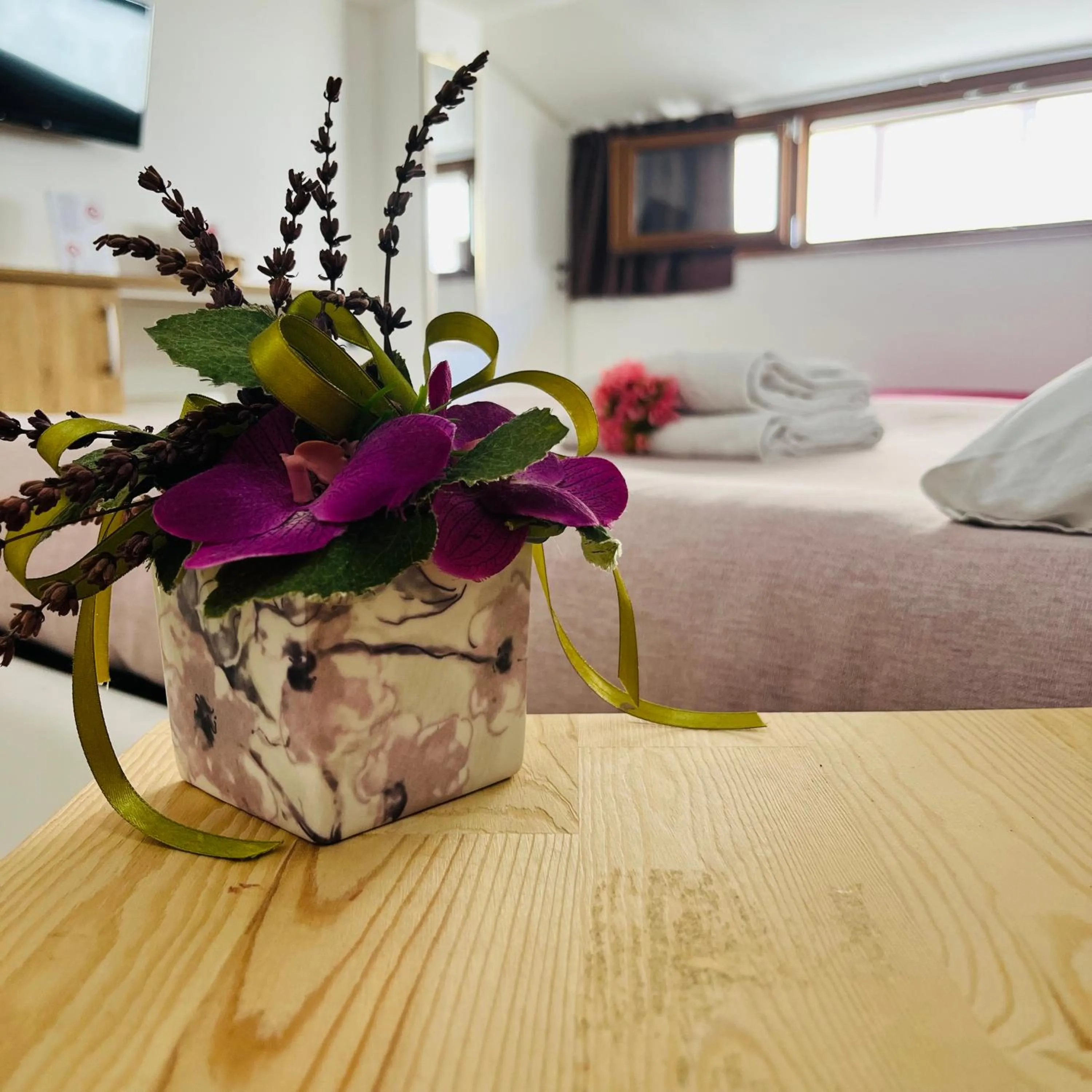 Decorative detail, Bed in La Meridiana - centro storico di Pizzo