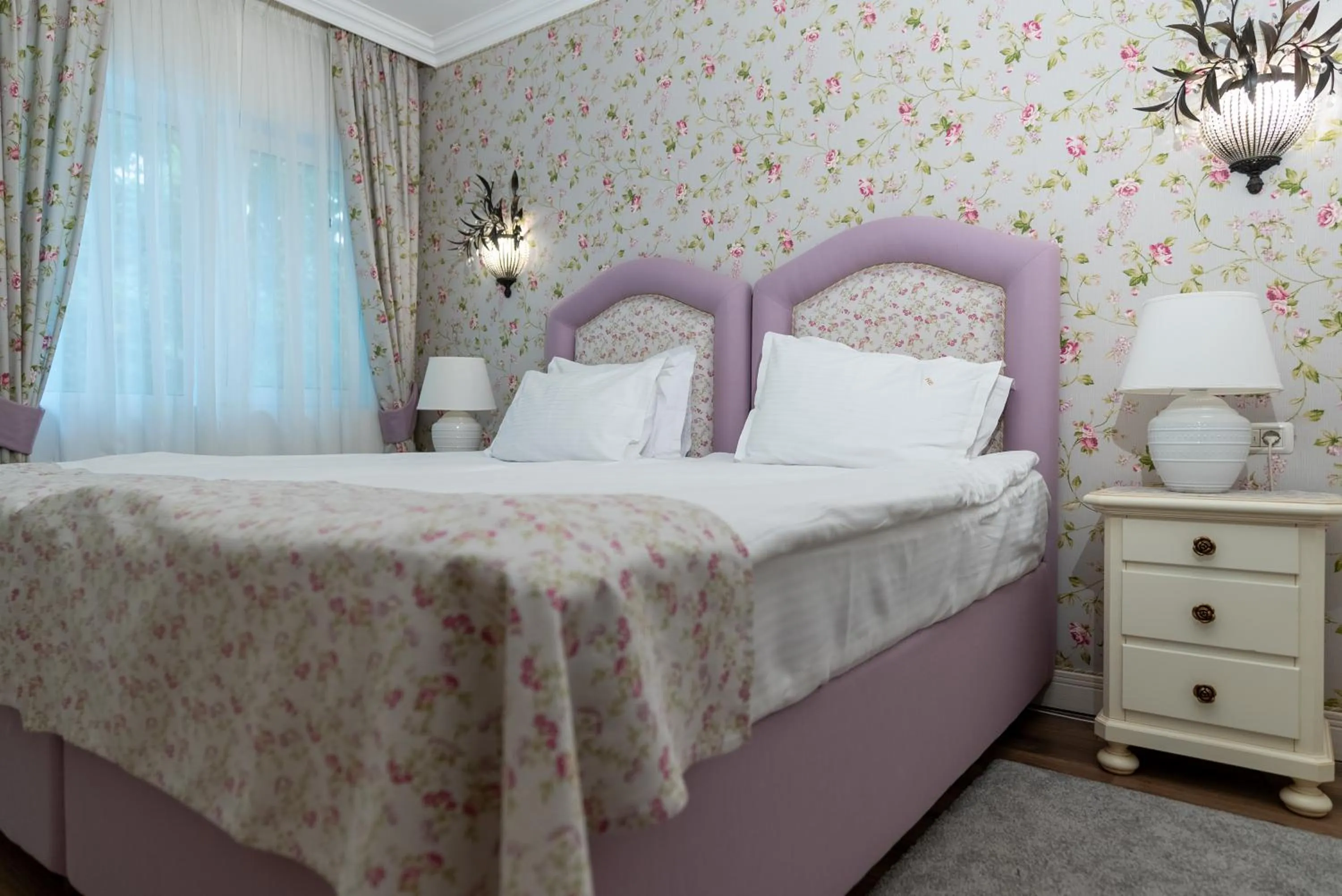 Photo of the whole room, Bed in Excelsior Boutique Hotel Sinaia