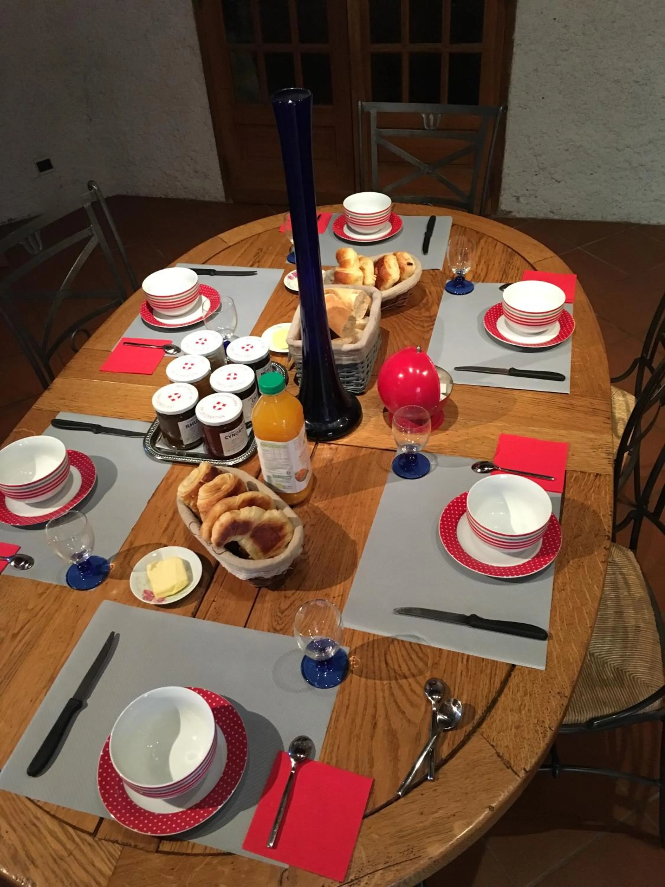 Continental breakfast in Chez Marydidou : Chambres d'hôtes