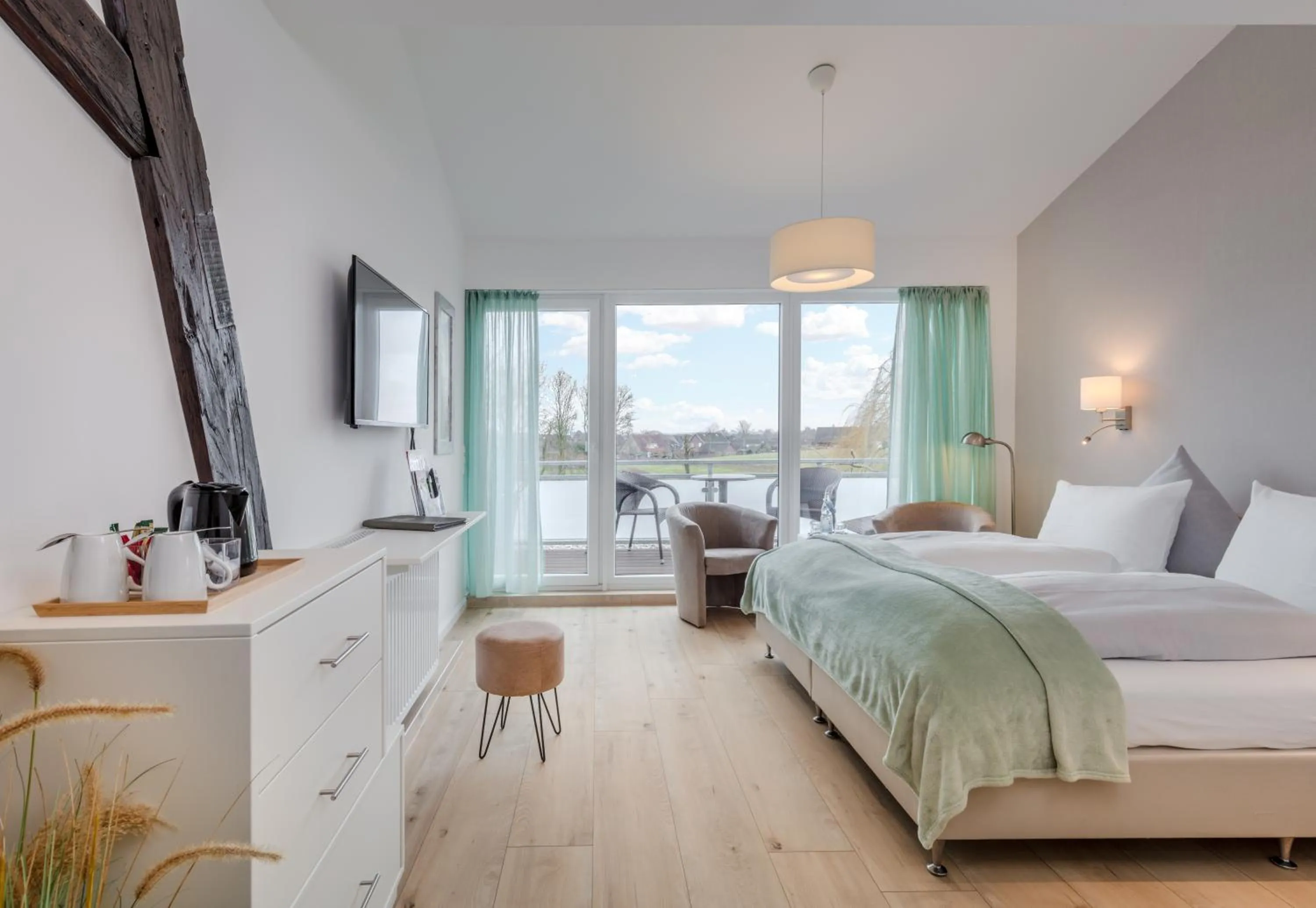 Photo of the whole room, Bed in HofHotel Krähenberg