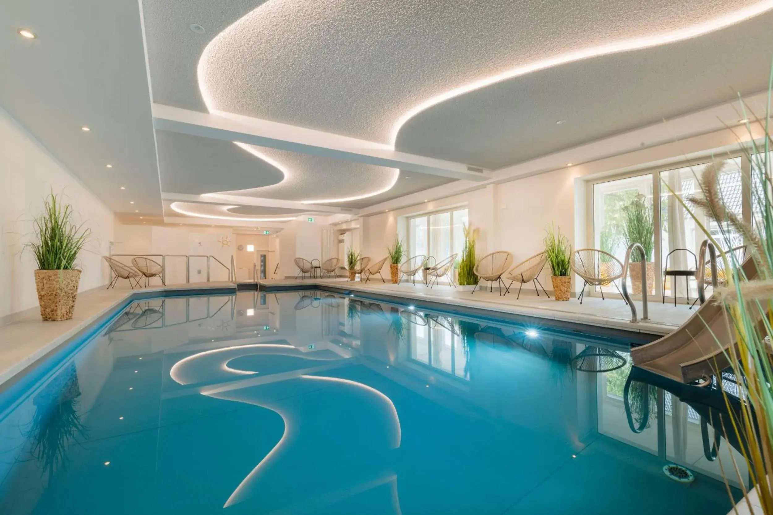 Spa and wellness centre/facilities, Swimming Pool in HofHotel Krähenberg