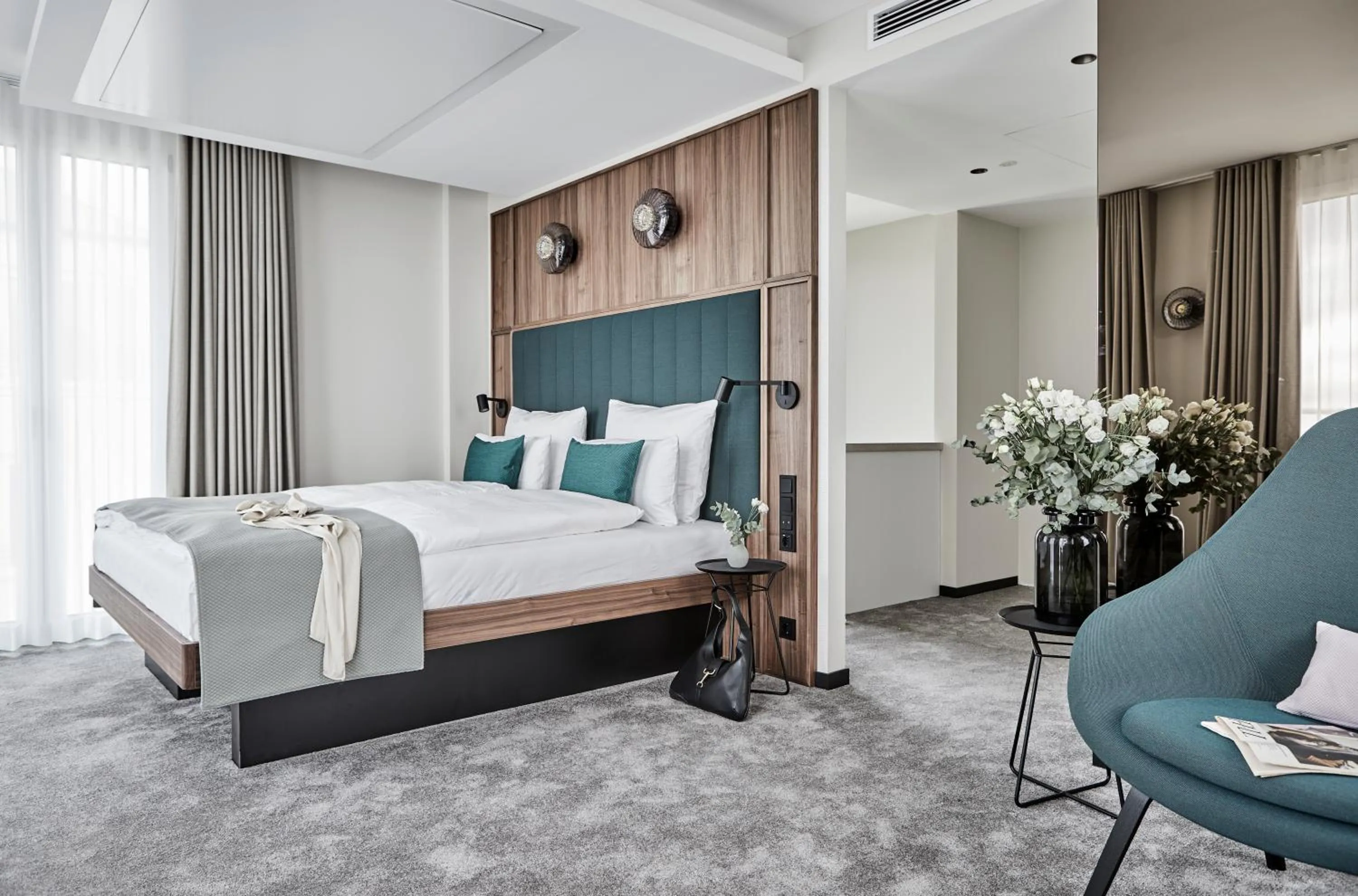 Staff, Bed in Baltic Hideaways Beach Hotel Warnemünde